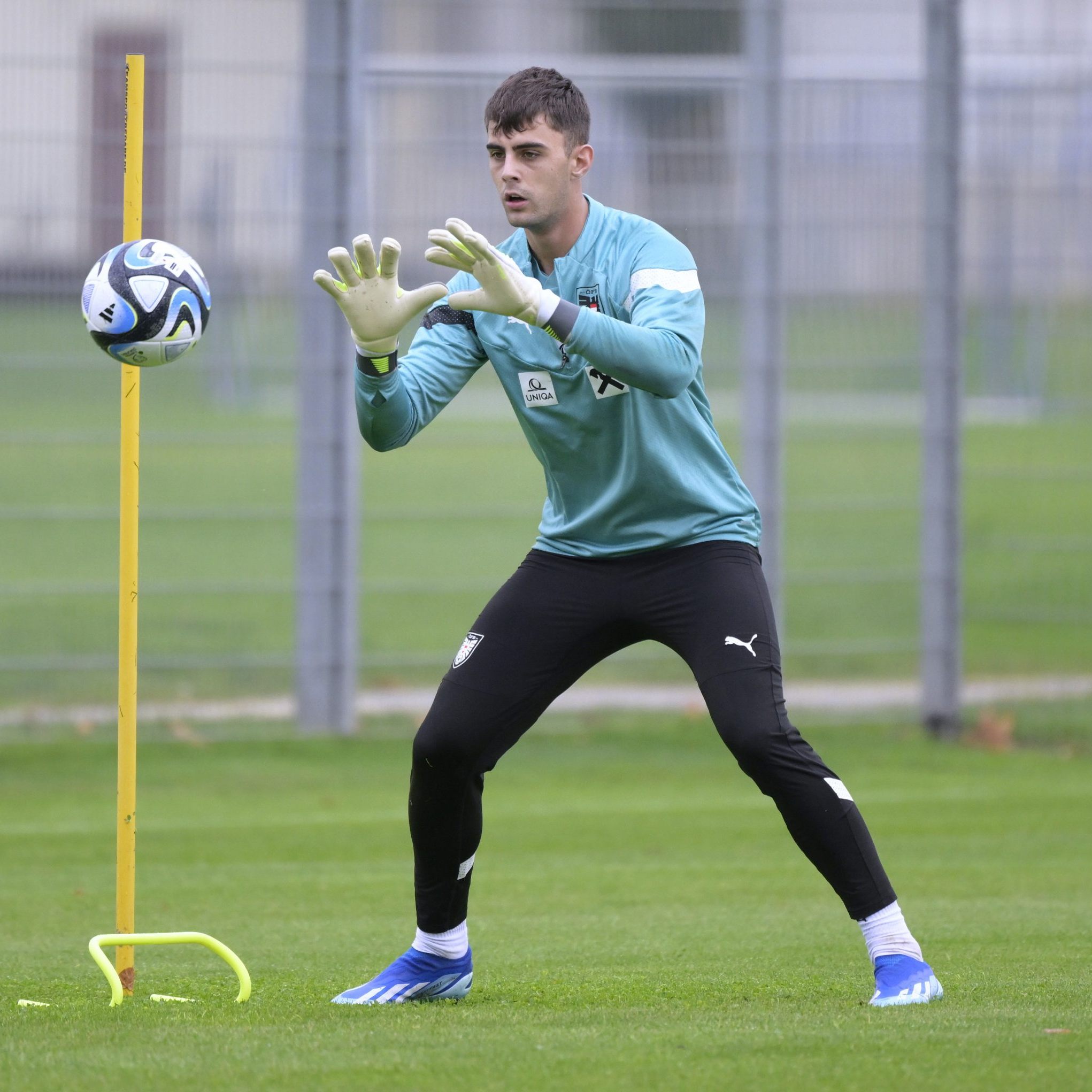 Hedl soll sich nach dem Schlusspfiff demonstrativ in den Schritt gegriffen haben.