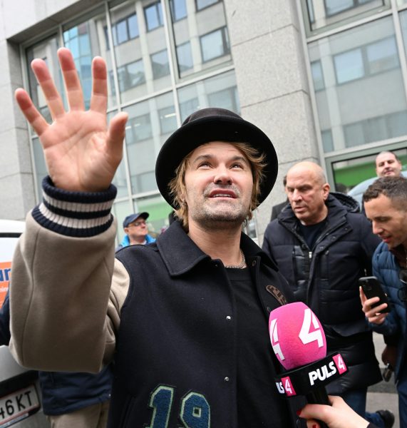 ABD0158_20250226 – WIEN – STERREICH: Street-Artist DJ Alec Monopoly anl. der Prsentation des mehrere Meter gro§en Richard-Lugner-Graffiti-Portrts von Street-Artist DJ Alec Monopoly am Mittwoch, 26. Februar 2025, in Wien. – FOTO: APA/HELMUT FOHRINGER