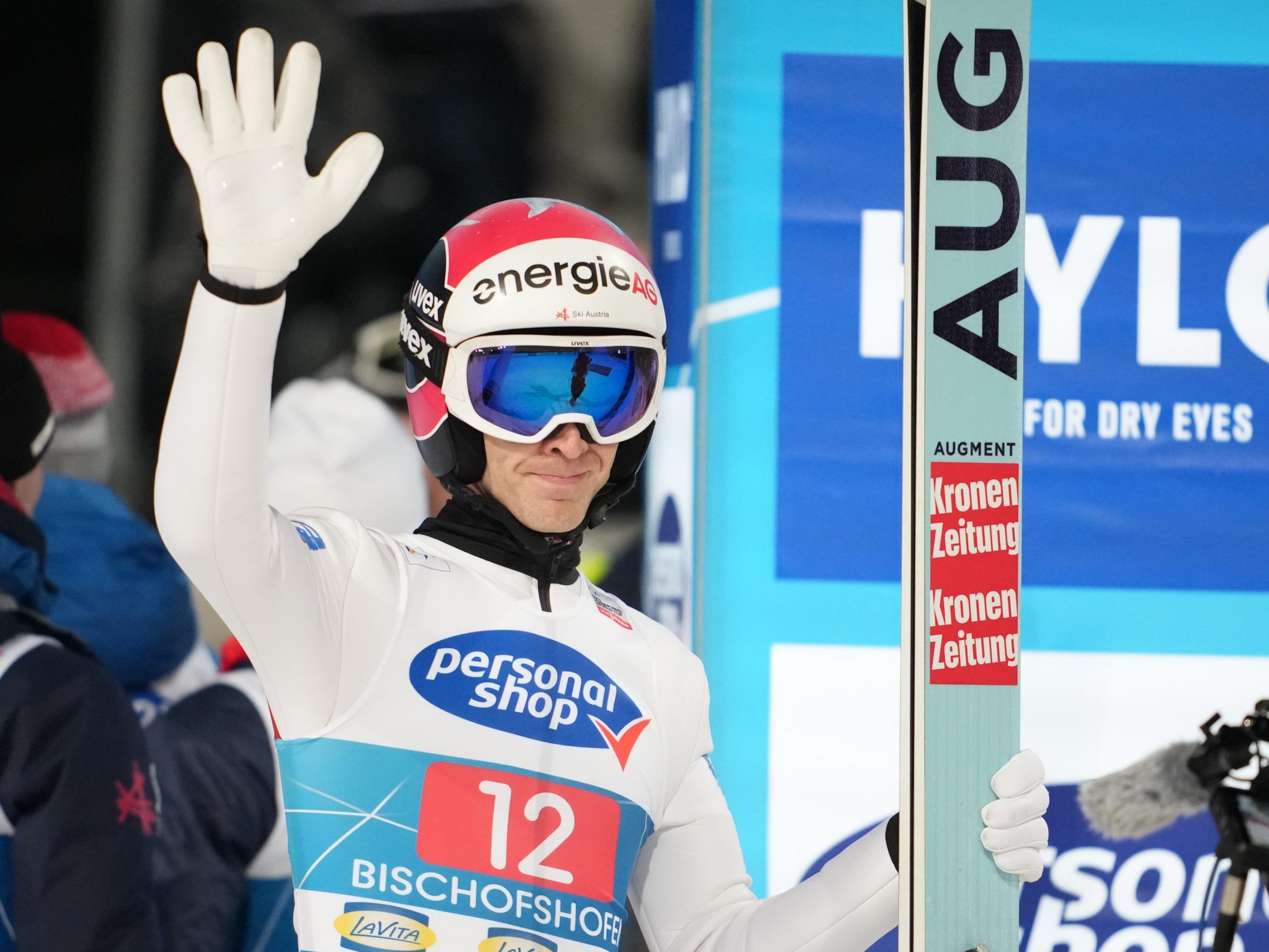"Bis zum Ende der Saison bin ich mit Feuereifer dabei", kündigte Hayböck an. "Bis zum Ende der Saison bin ich mit Feuereifer dabei", kündigte Hayböck an.