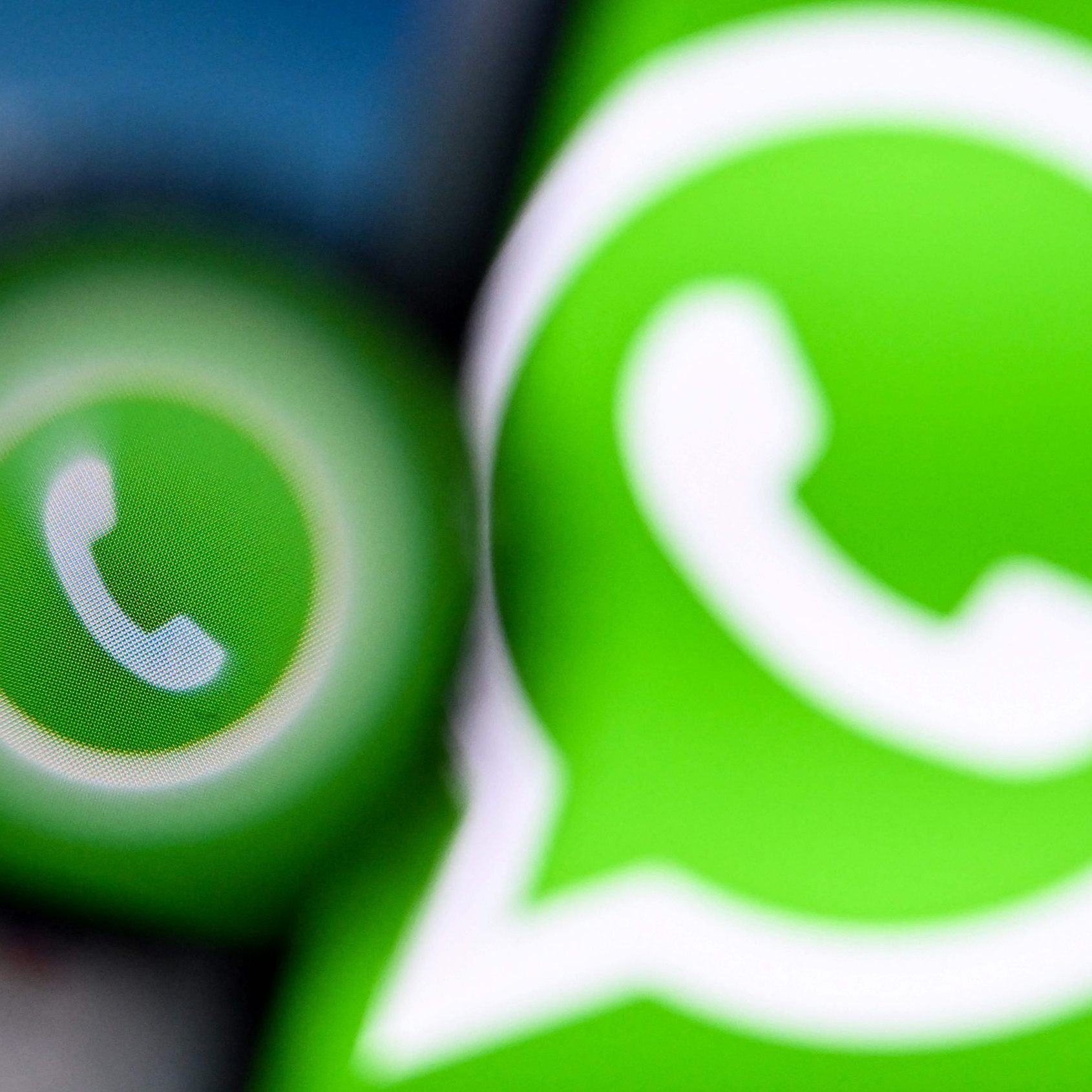 WhatsApp-Nutzer wurden durch eine mächtige Spyware ins Visier genommen.