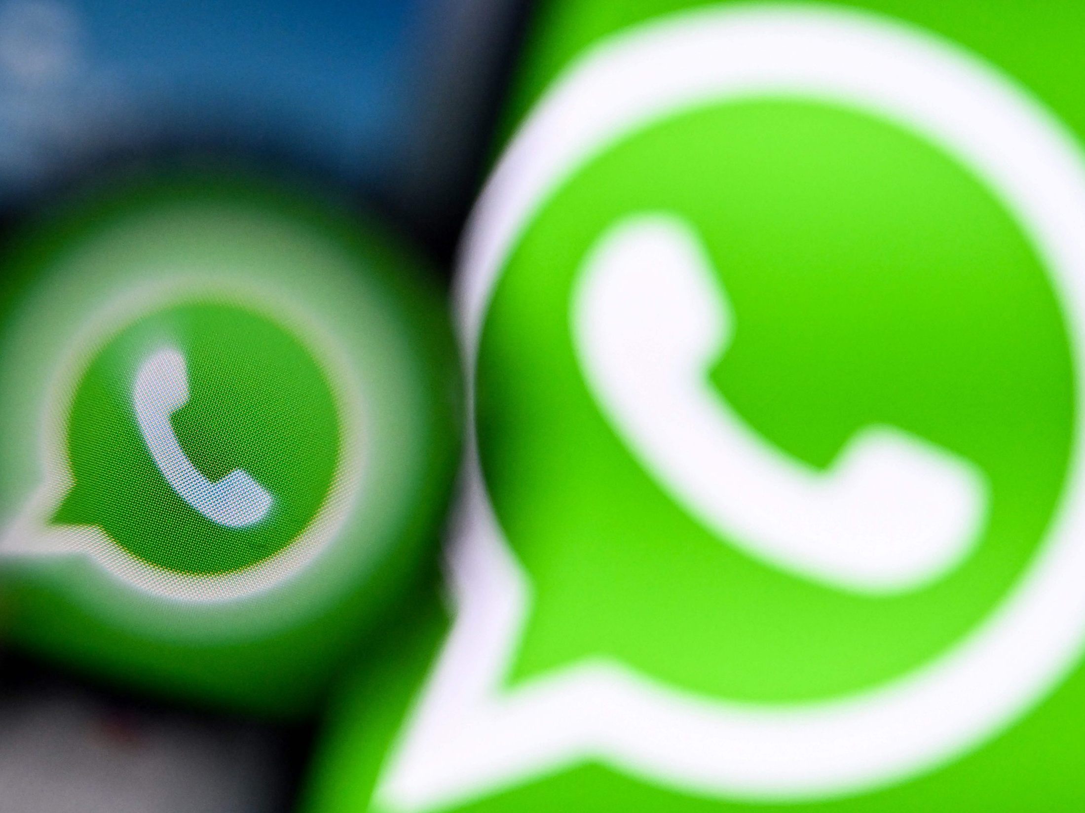 WhatsApp-Nutzer wurden durch eine mächtige Spyware ins Visier genommen.
