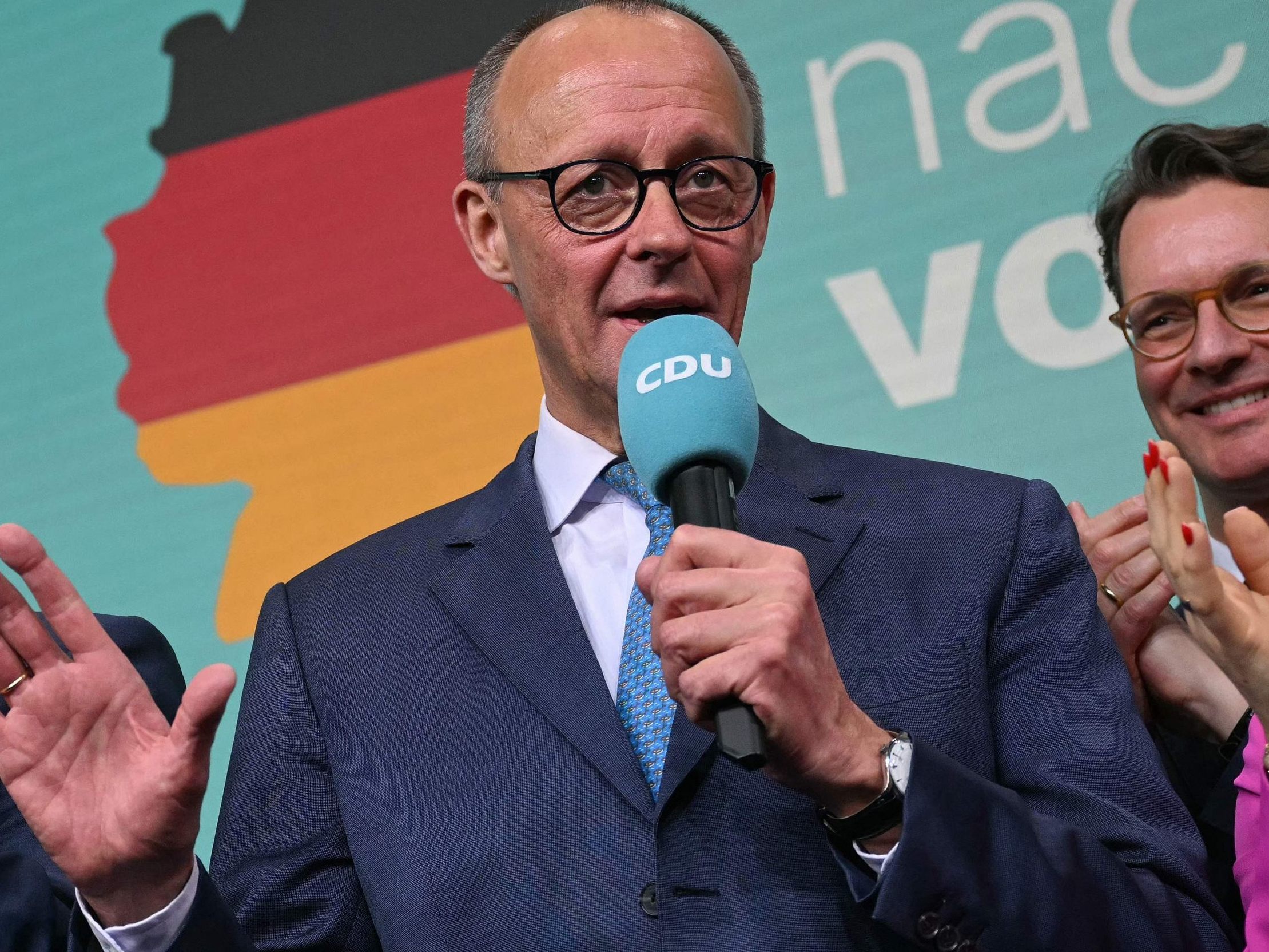 Die Union hat die Bundestagswahl nach Auszählung aller Wahlkreise gewonnen - mit großem Abstand vor der zweitplatzierten AfD und der SPD, die deutliche Verluste einfuhr. Die Union hat die Bundestagswahl nach Auszählung aller Wahlkreise gewonnen - mit großem Abstand vor der zweitplatzierten AfD und der SPD, die deutliche Verluste einfuhr.