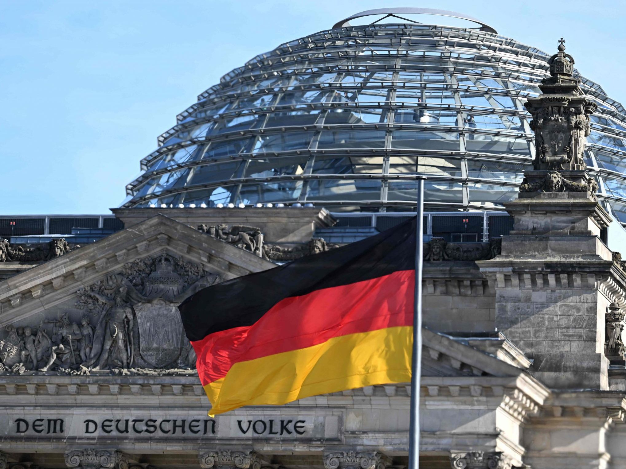 Alle Parteichefs reagierten auf die Bundestagswahl bis auf die NEOS. Alle Parteichefs reagierten auf die Bundestagswahl bis auf die NEOS.