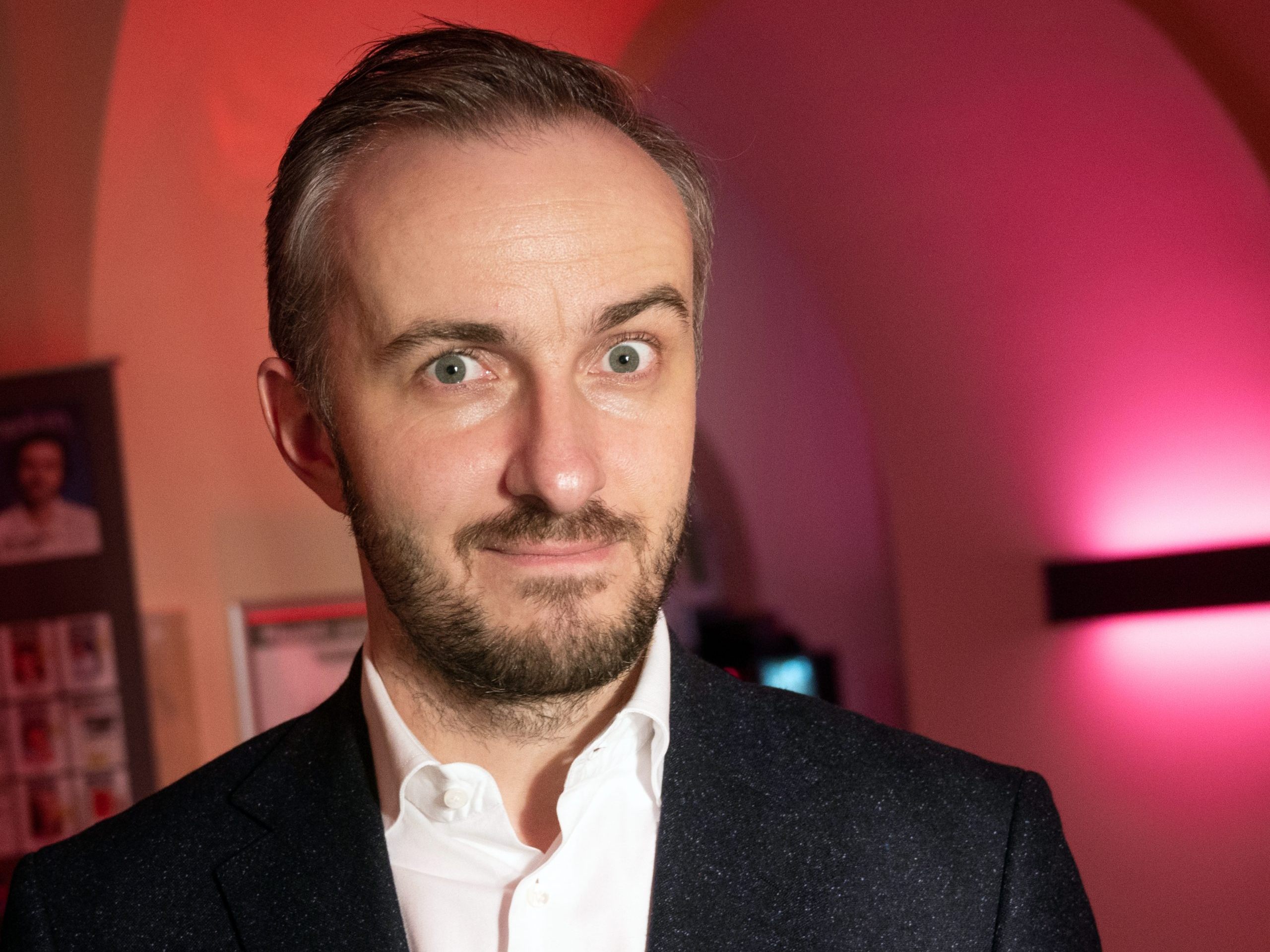 Böhmermann konterte bei "New York Times" Musks AfD-Empfehlung.