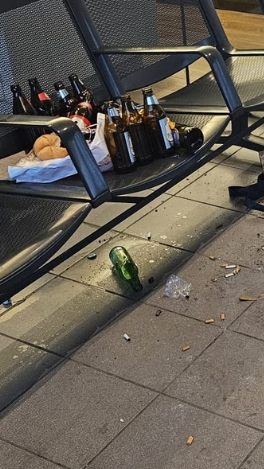 Der Lustenauer Bahnhof kämpft mit einem Müllproblem im Warteraum.