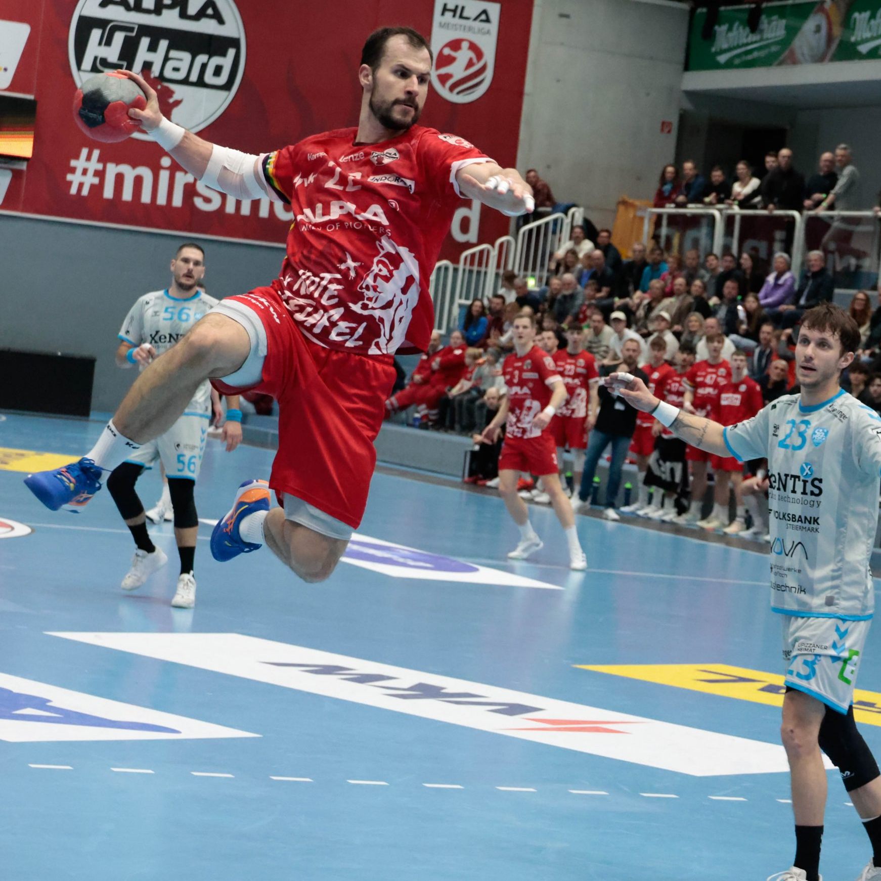 Der HC Hard freut sich über einen Sieg und drei Vertragsverlängerungen.