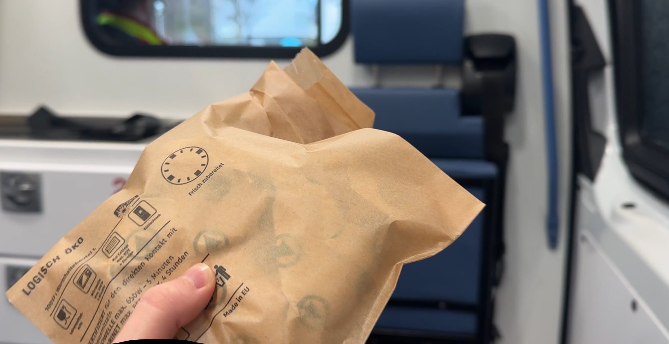 Das Mittagessen muss warten. Das Mittagessen muss warten.