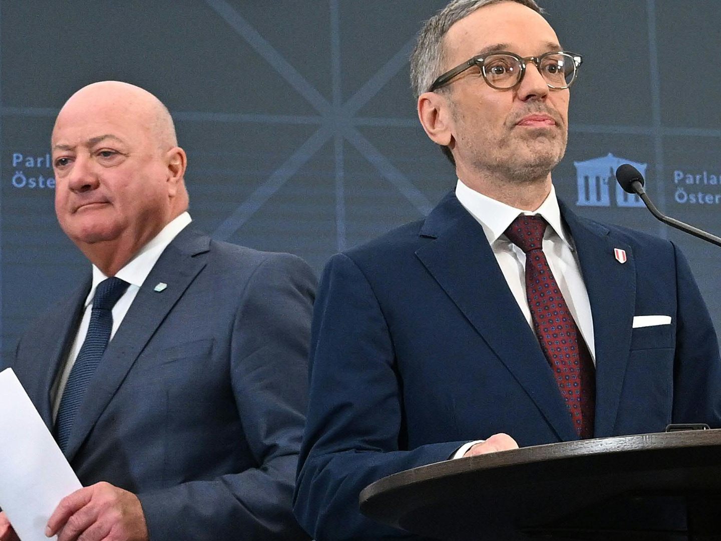 ÖVP sieht "schwierige Phase" der Gespräche, für FPÖ "alles normal". ÖVP sieht "schwierige Phase" der Gespräche, für FPÖ "alles normal".
