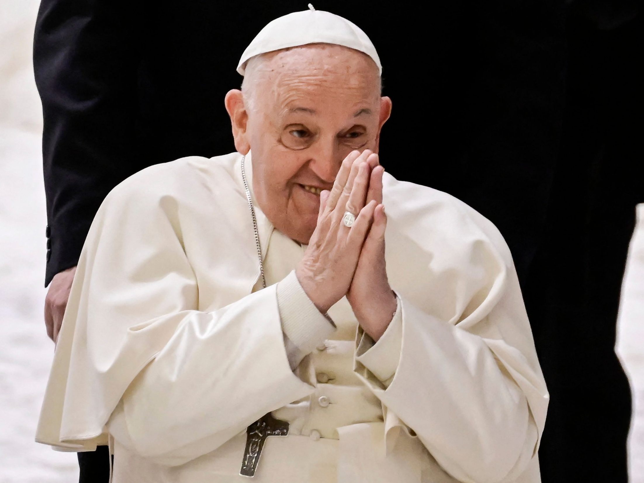 Papst Franziskus bei einer Veranstaltung im April 2024 im Vatikan. Papst Franziskus bei einer Veranstaltung im April 2024 im Vatikan.