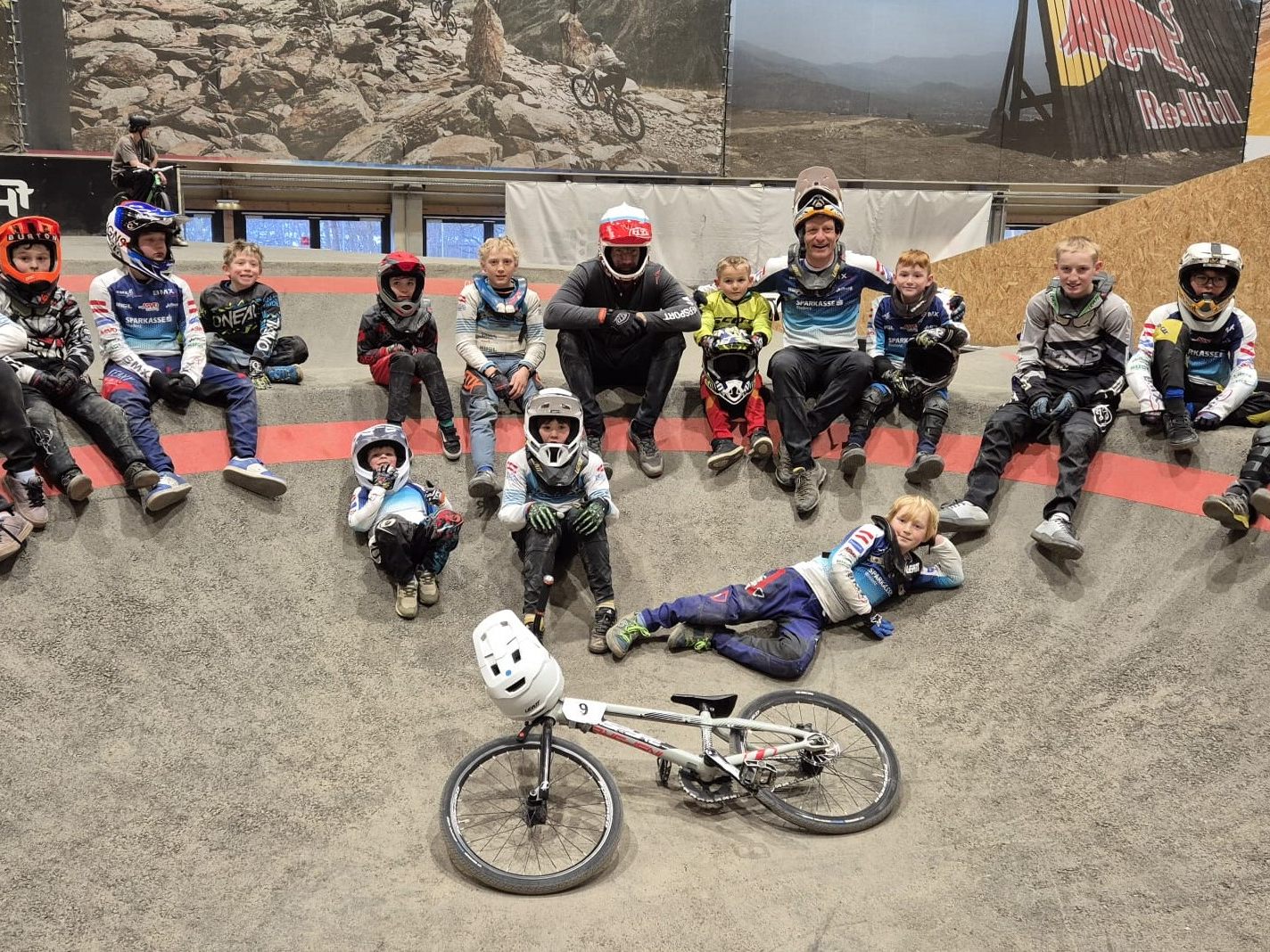 Das Bludenzer Sparkassenteam rockte den Indoorpark in der AREA 47