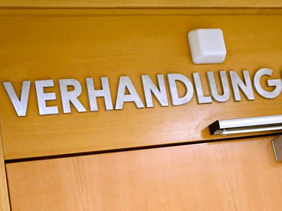 Im Mordversuch-Prozess gegen den Wiener "Weihnachtsmann" gibt es kein Urteil. Im Mordversuch-Prozess gegen den Wiener "Weihnachtsmann" gibt es kein Urteil.