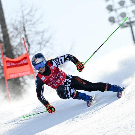 Alice Robinson (Neuseeland) führt nach dem 1. DG.