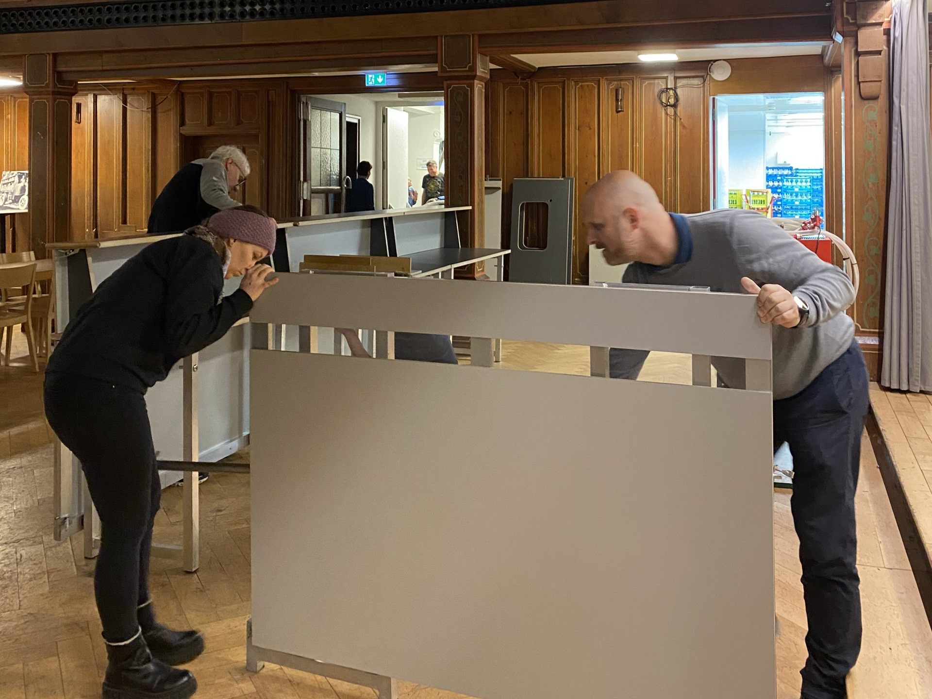 Großer Faschingsball der Blaulicht-Organisationen im Gössersaal. Großer Faschingsball der Blaulicht-Organisationen im Gössersaal.