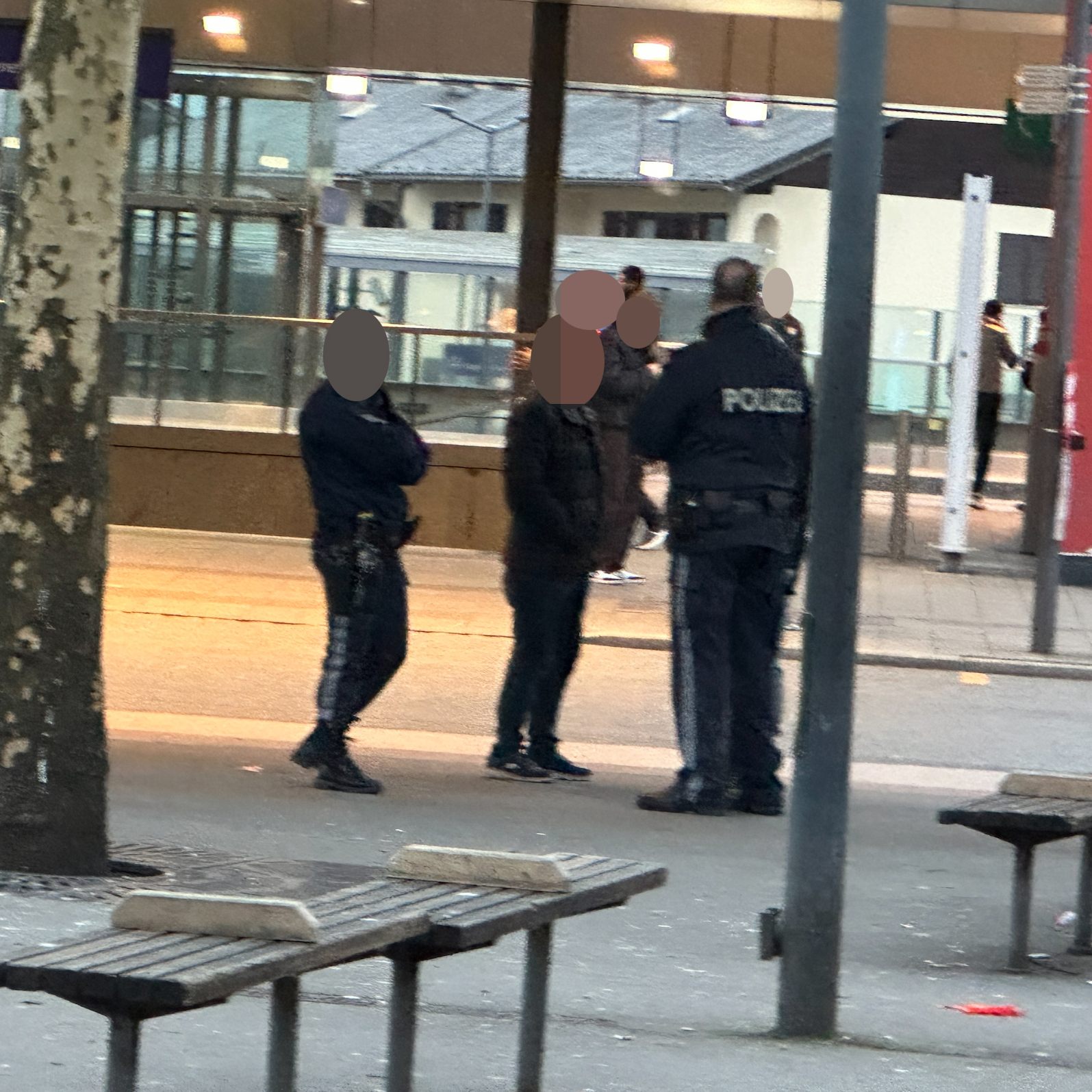 Erneut kam es laut Augenzeugen zu einem Polizeieinsatz.