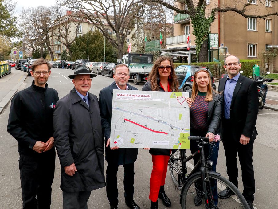 Tolle Neuigkeiten für den Radverkehr in Hietzing. Tolle Neuigkeiten für den Radverkehr in Hietzing.