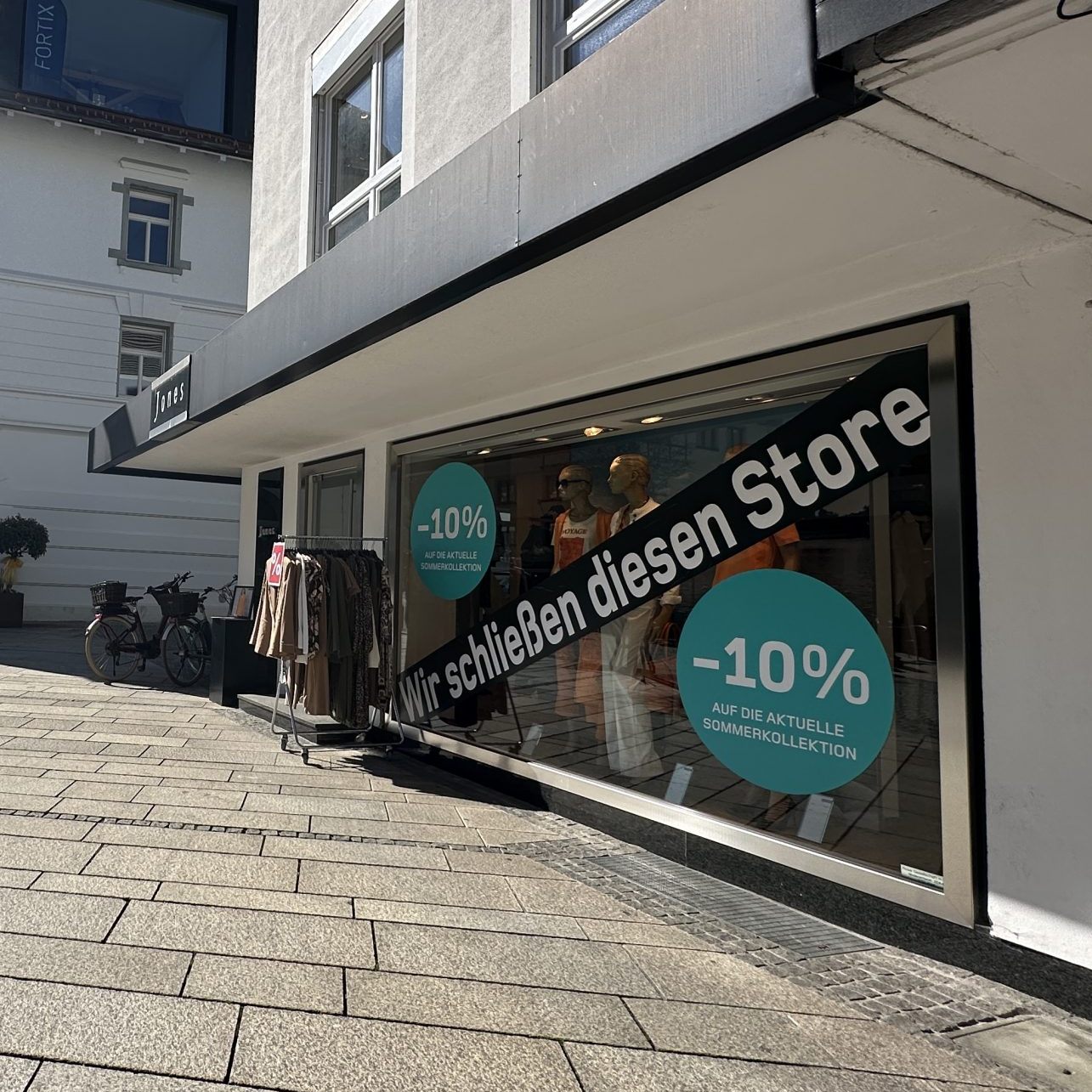Der Jones Store in der Innenstadt schließt.