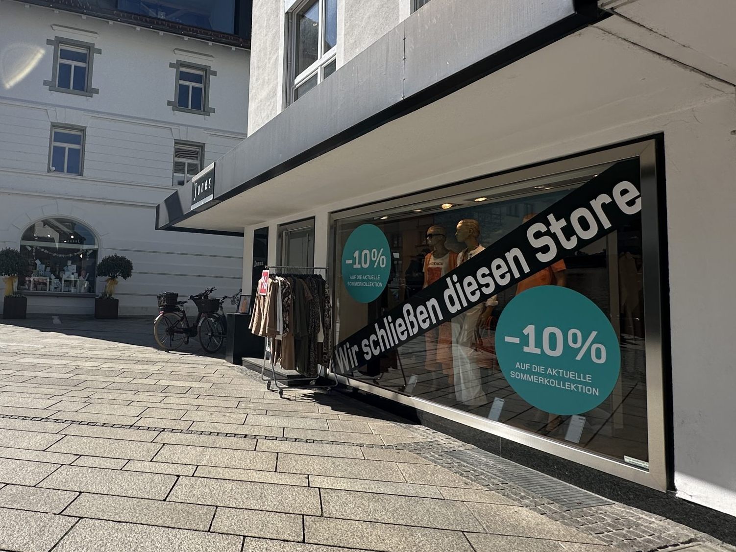 Der Jones Store in der Innenstadt schließt.