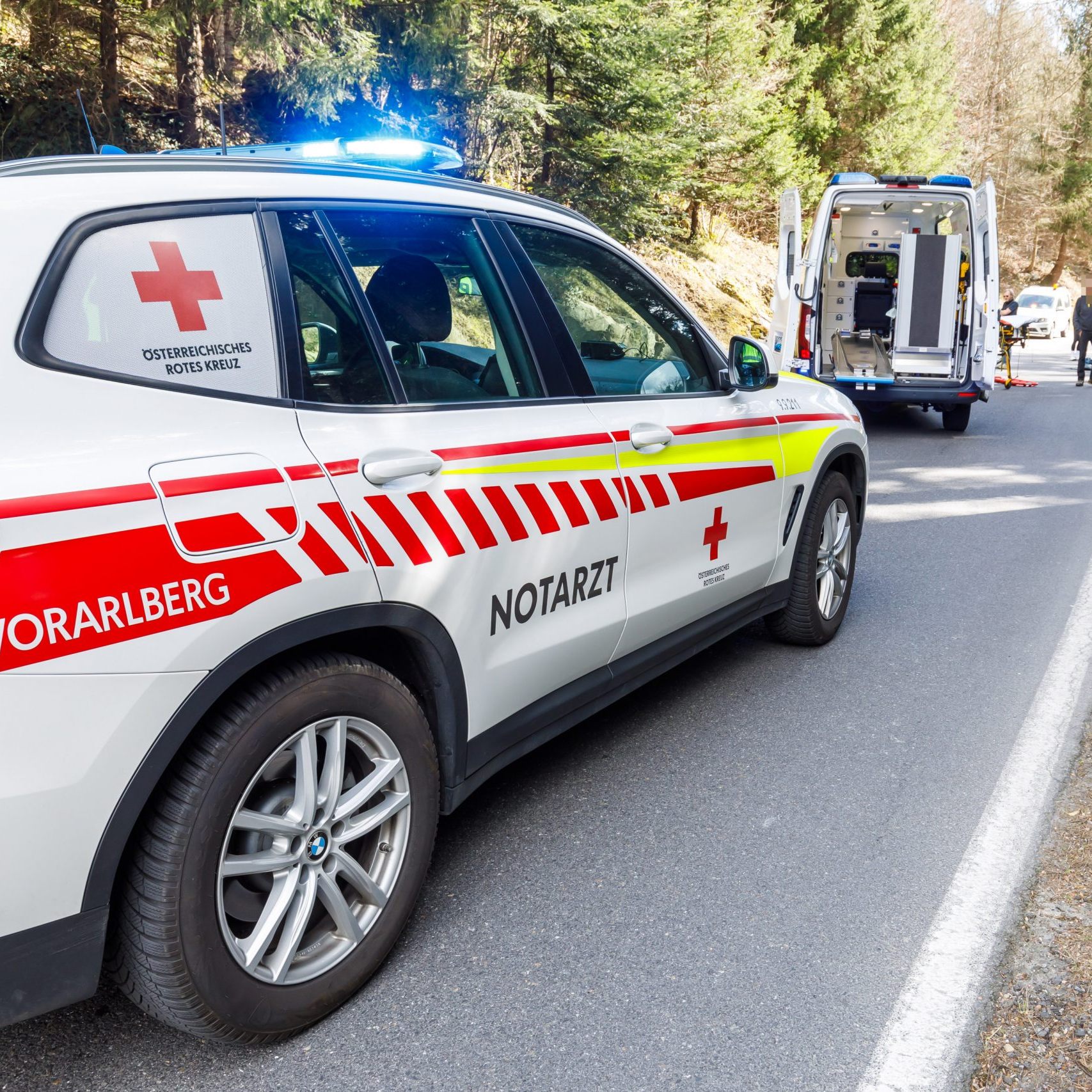 Ein 17-Jähriger wurde bei einem Unfall in Blons verletzt.