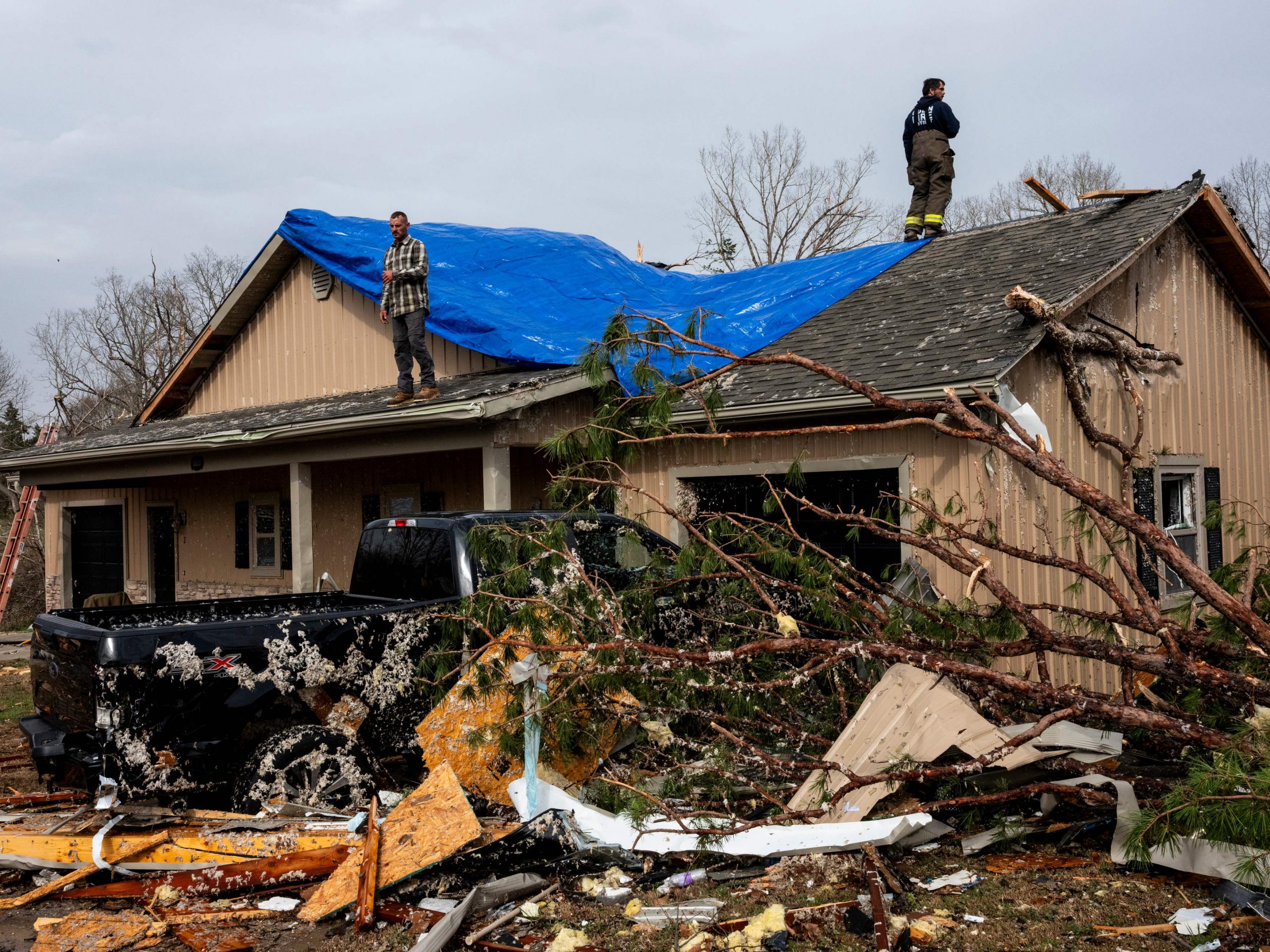 US-TORNADOES-RIP-THROUGH-MISSOURI
