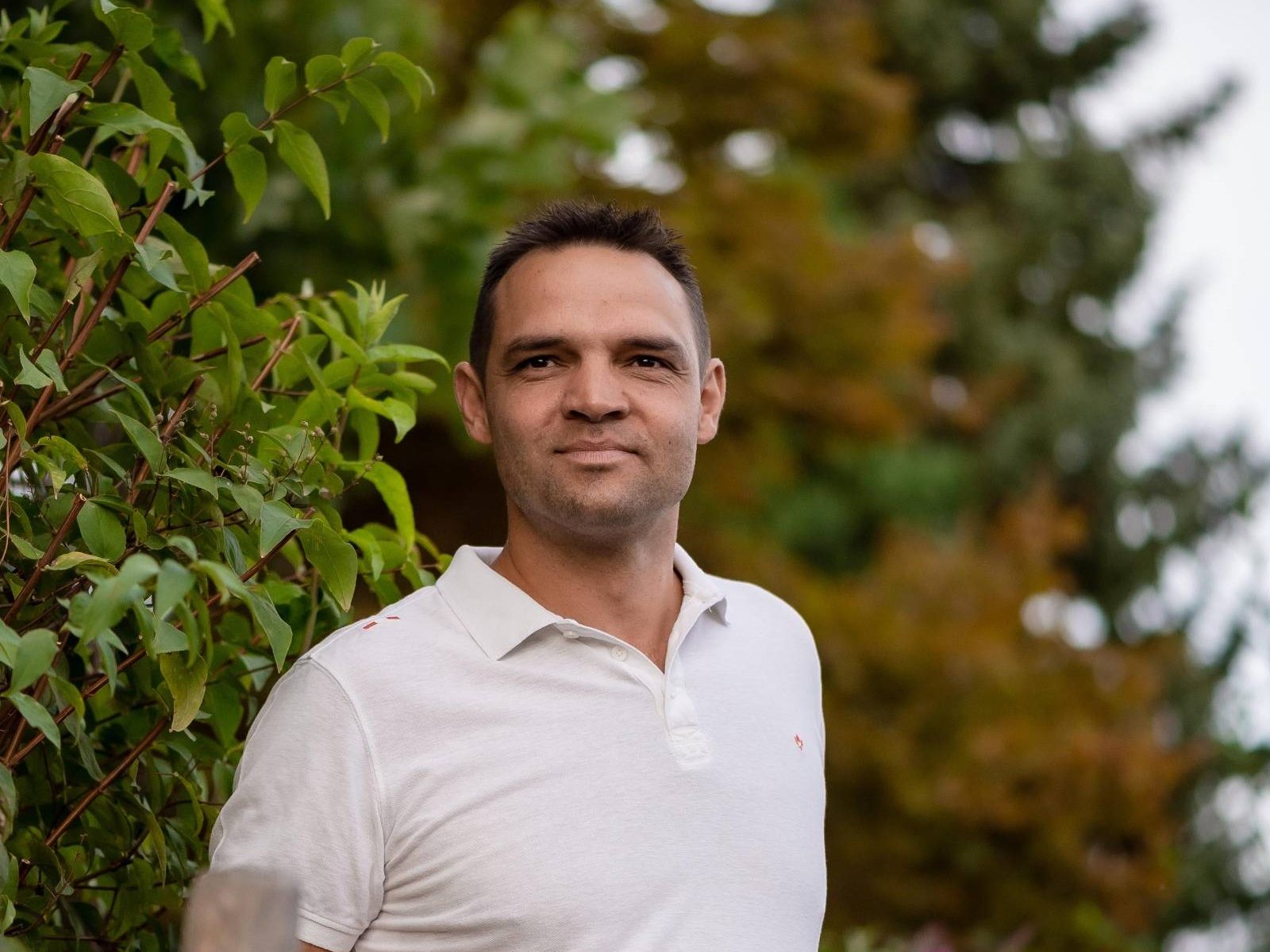 Stefan Übelhör, Bürgermeister von Höchst, setzt auf nachhaltige Entwicklung, Gemeinschaft und eine hohe Lebensqualität.