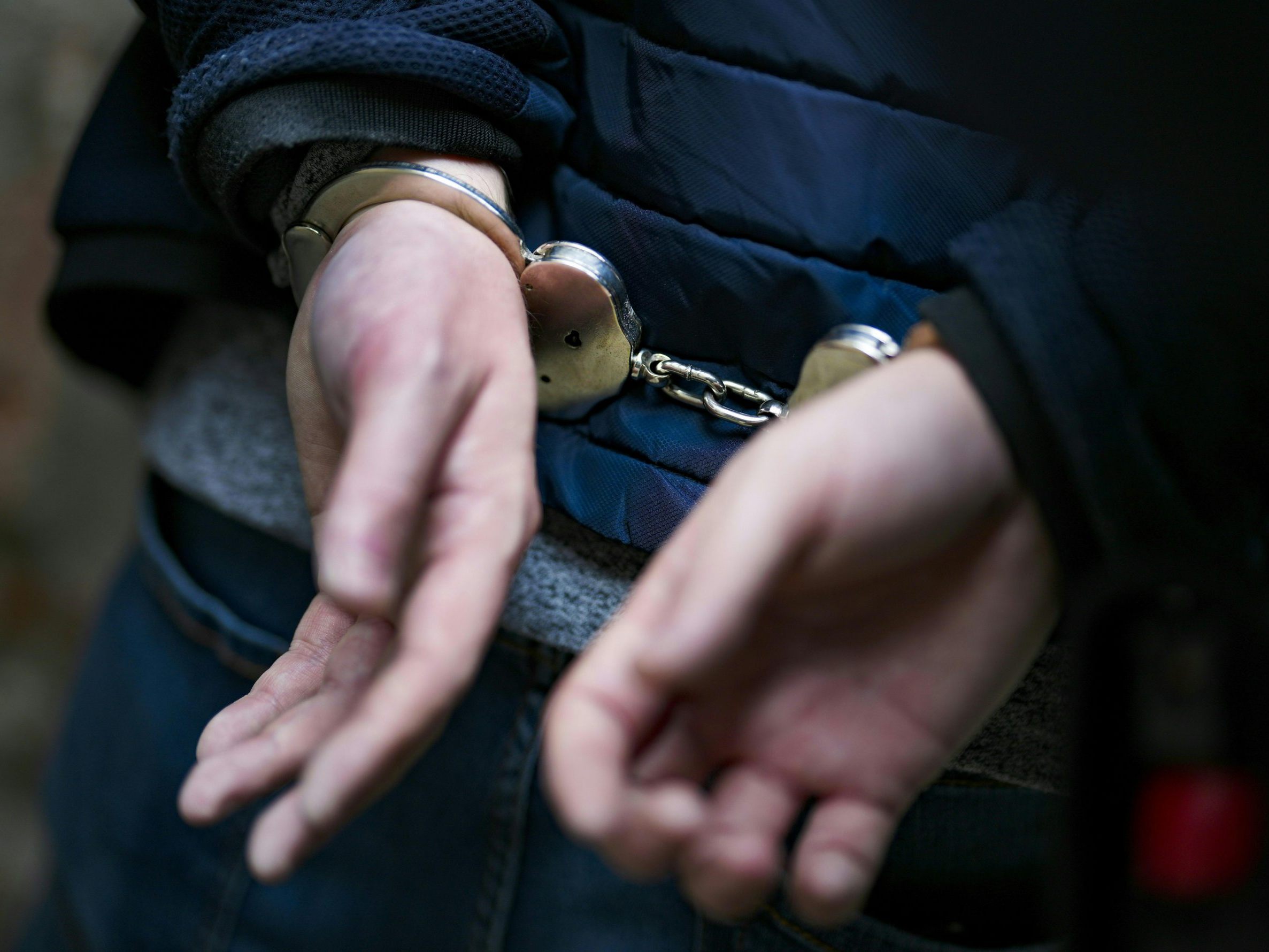 Die beiden Tatverdächtigen stehen unter Drogenverdacht. Die beiden Tatverdächtigen stehen unter Drogenverdacht.