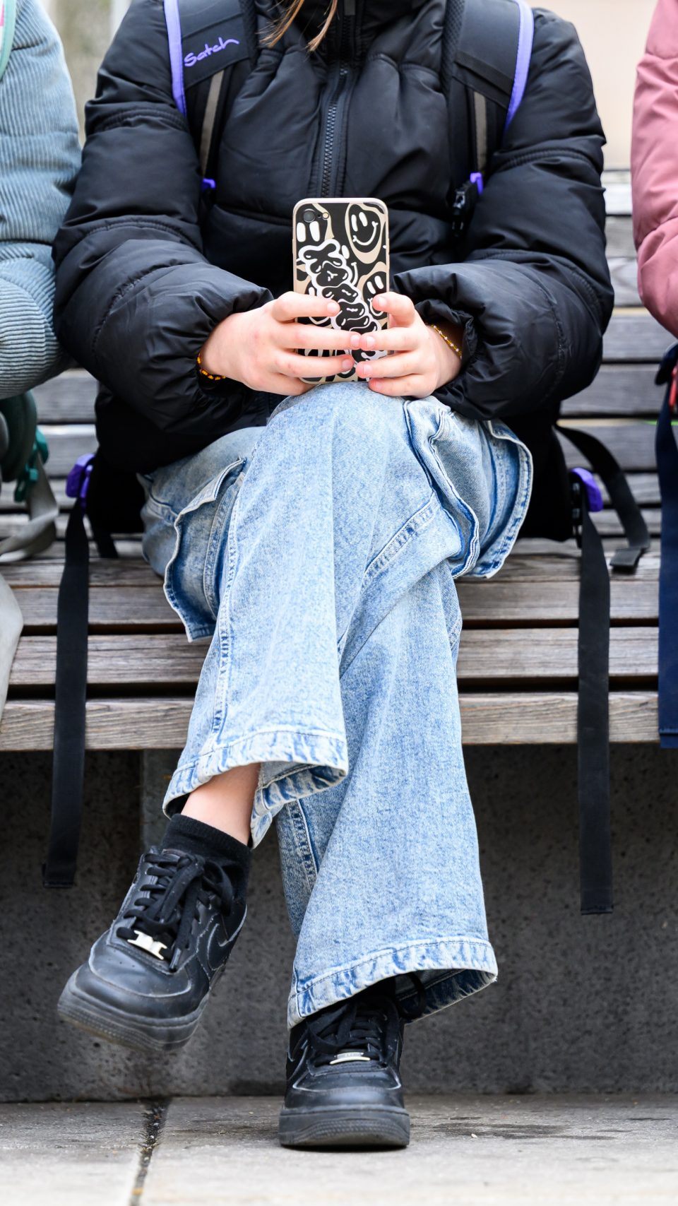 Kinder in Österreich bekommen immer früher ein eigenes Smartphone.