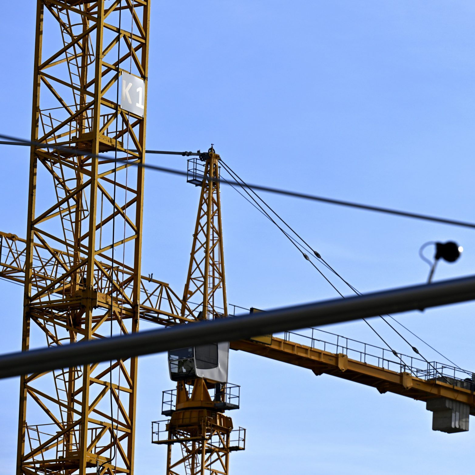 Die Wirtschaft in Österreich schwächelt weiterhin. Positive Signale kommen vom Bau.