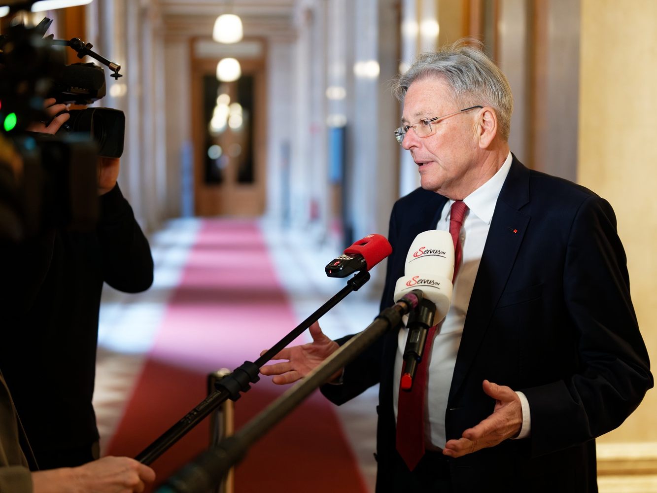 Einen Nachfolger für Kaiser als Kärntner SPÖ-Parteivorsitzenden gibt es noch nicht. Einen Nachfolger für Kaiser als Kärntner SPÖ-Parteivorsitzenden gibt es noch nicht.