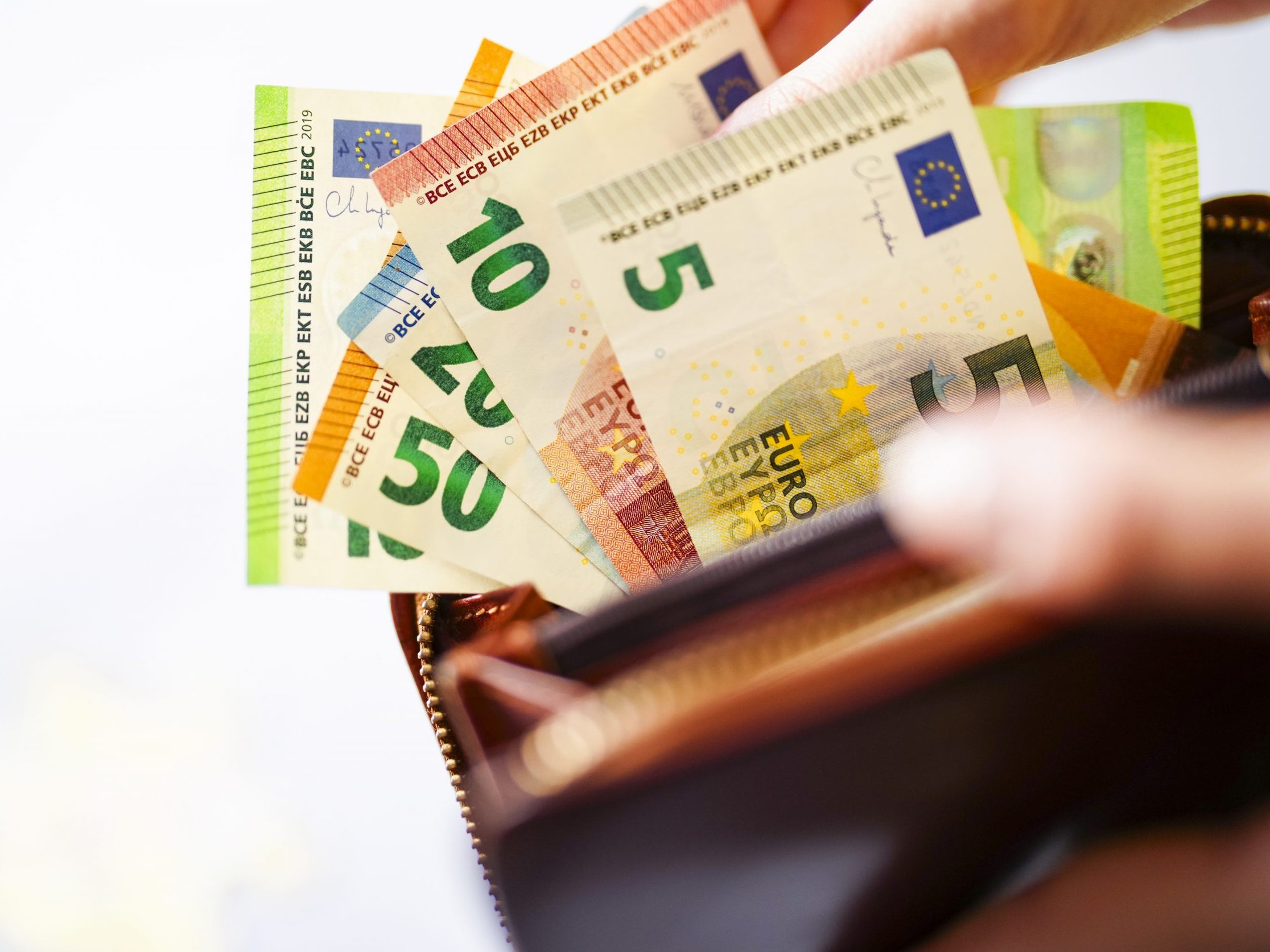 Für 15 Prozent stellten die Wohnkosten eine große finanzielle Herausforderung dar.