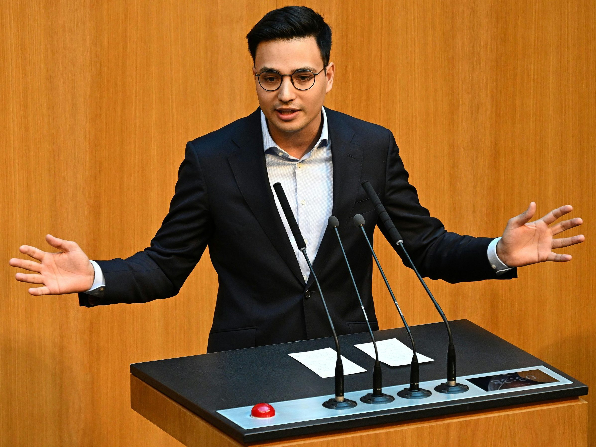 Neuer NEOS-Klubchef Shetty bringt U-Ausschuss-Erfahrung mit.