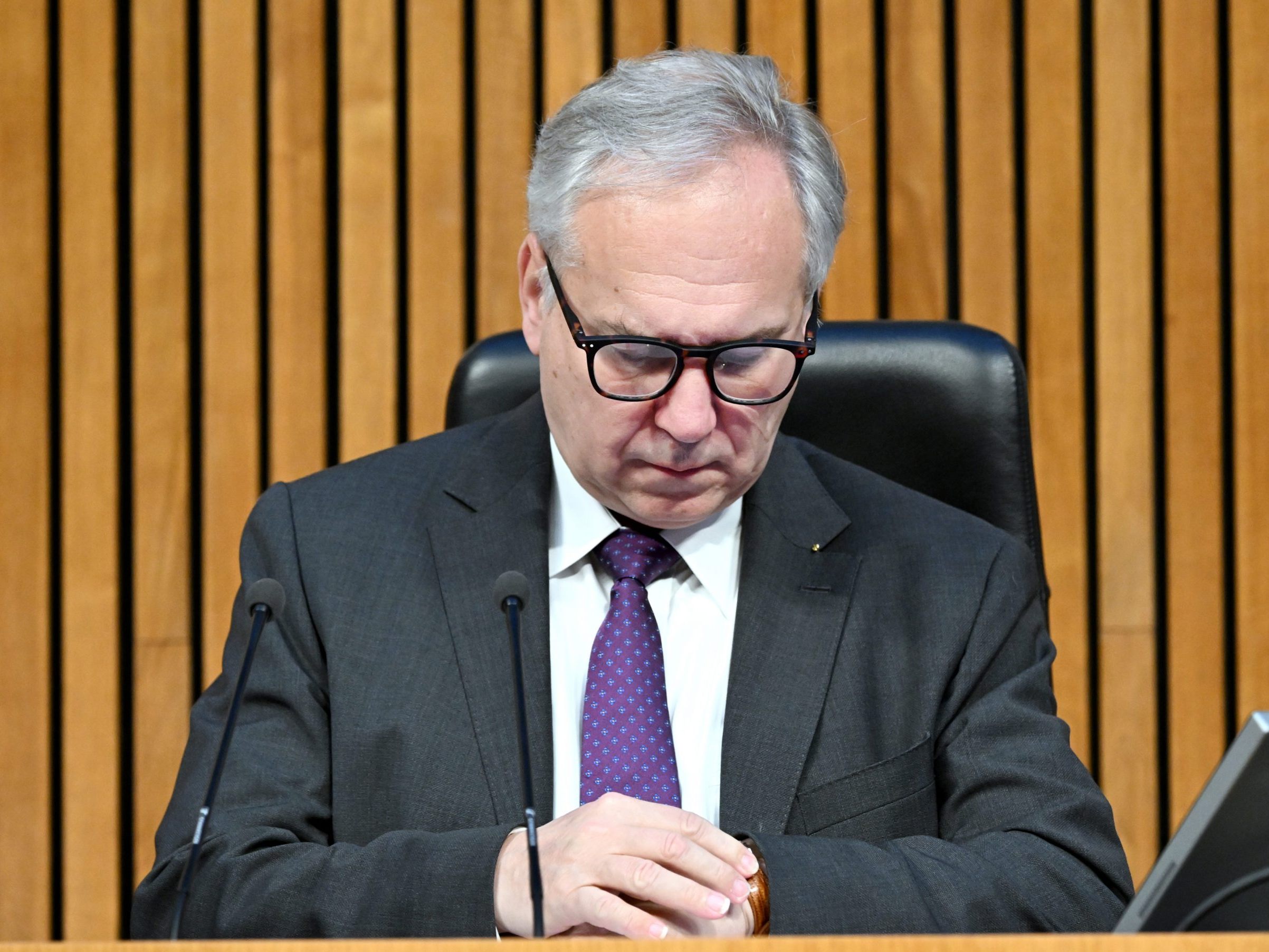 Seitens SPÖ und Grünen ist Kritik an Nationalratspräsident Walter Rosenkranz laut geworden.