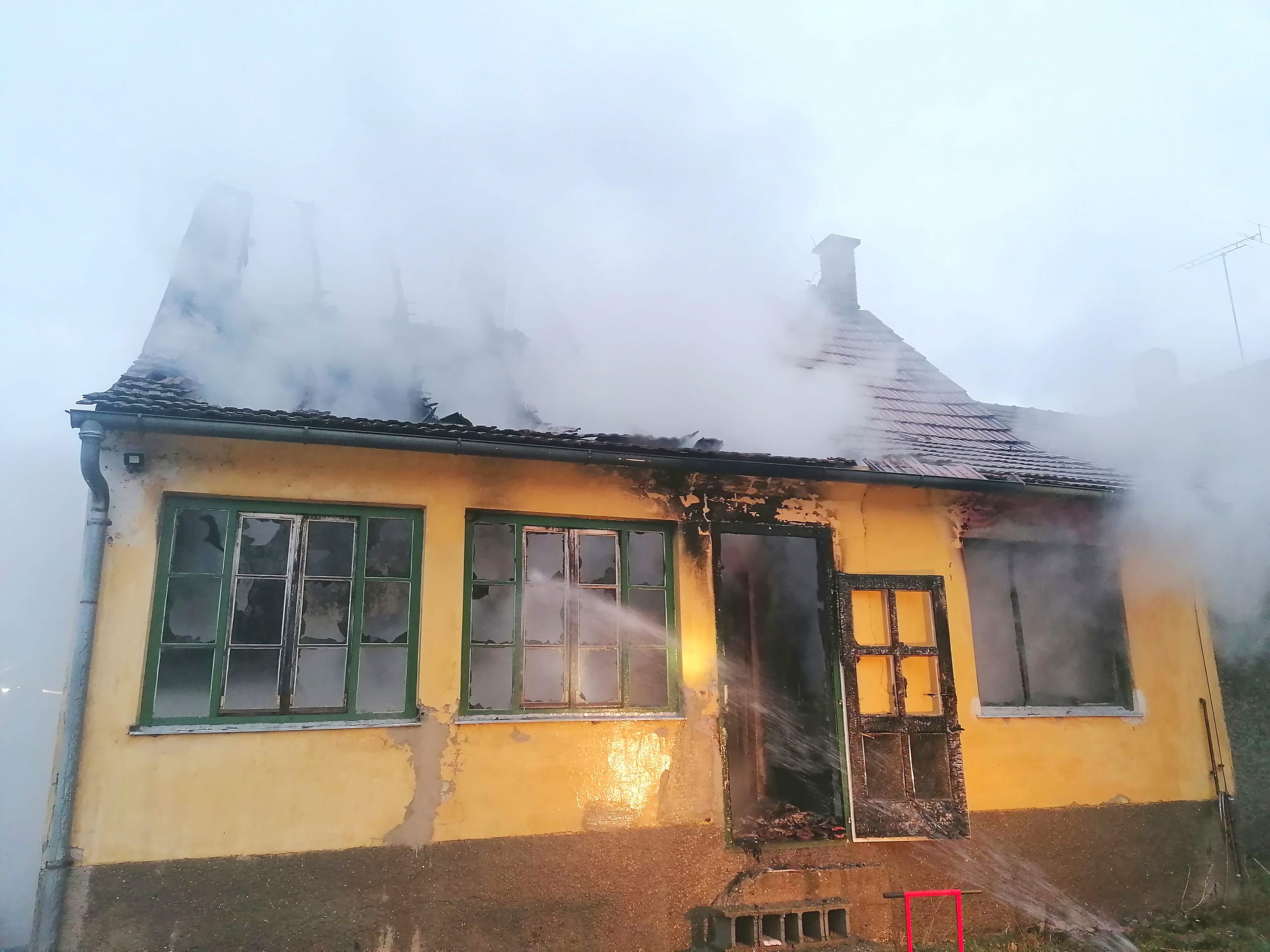 Vier Personen wurden durch den Wohnhausbrand im burgenländischen Andau verletzt.