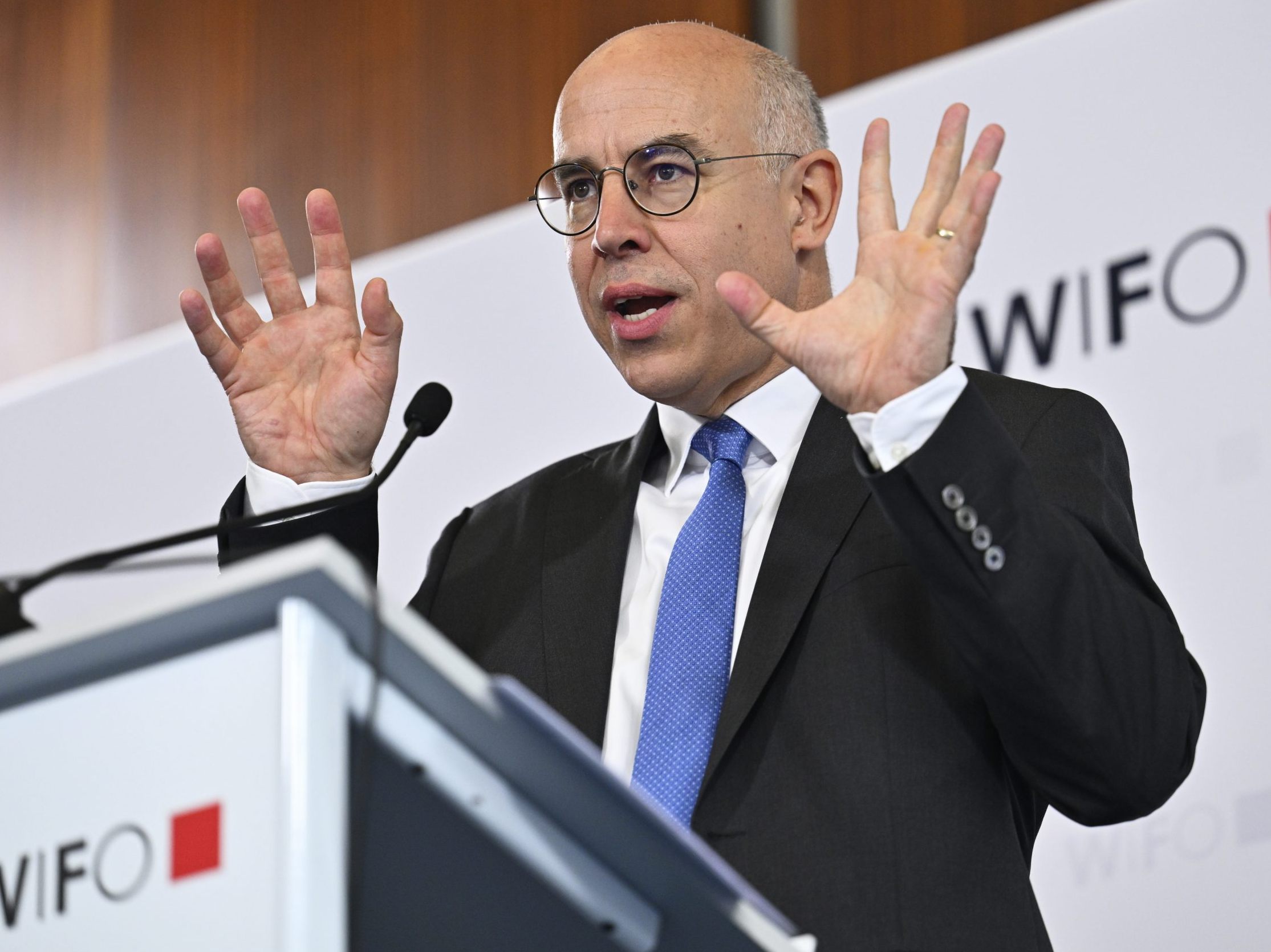 Wifo-Direktor Gabriel Felbermayr bezeichnete die Defizit-Zahlen als "schockierend". Wifo-Direktor Gabriel Felbermayr bezeichnete die Defizit-Zahlen als "schockierend".
