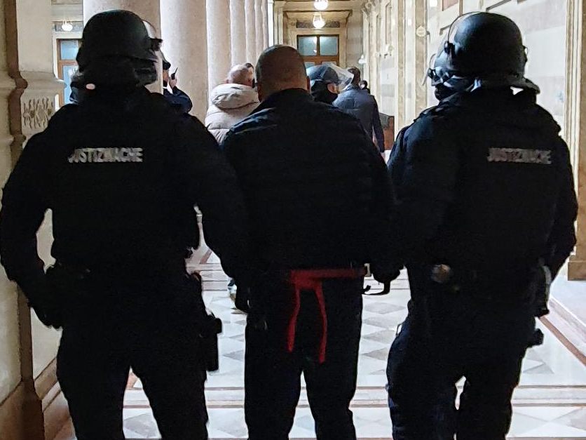 Das Wiener OLG verwarf die Strafberufung des Mafia-Paten. Das Wiener OLG verwarf die Strafberufung des Mafia-Paten.