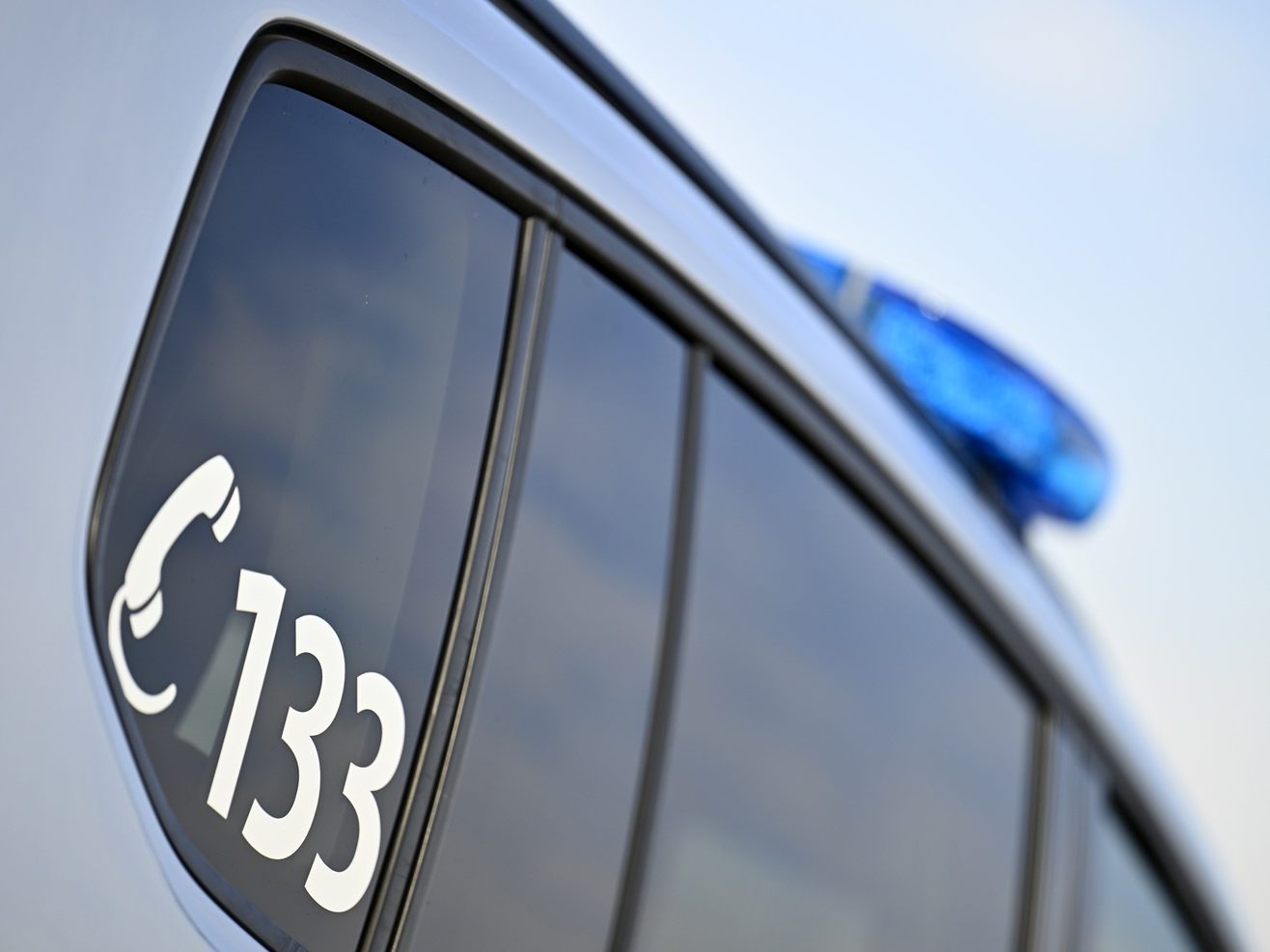 Zwei verletzte Beamte in Wien-Hietzing.