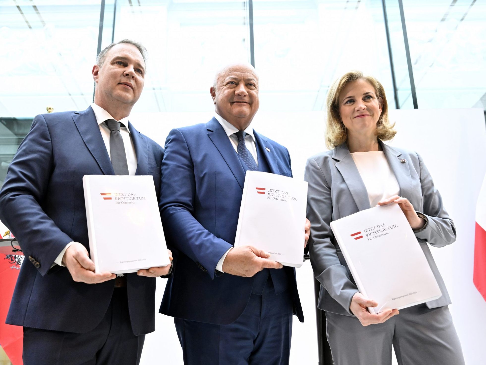 Regierung wird wohl am Montag angelobt Regierung wird wohl am Montag angelobt