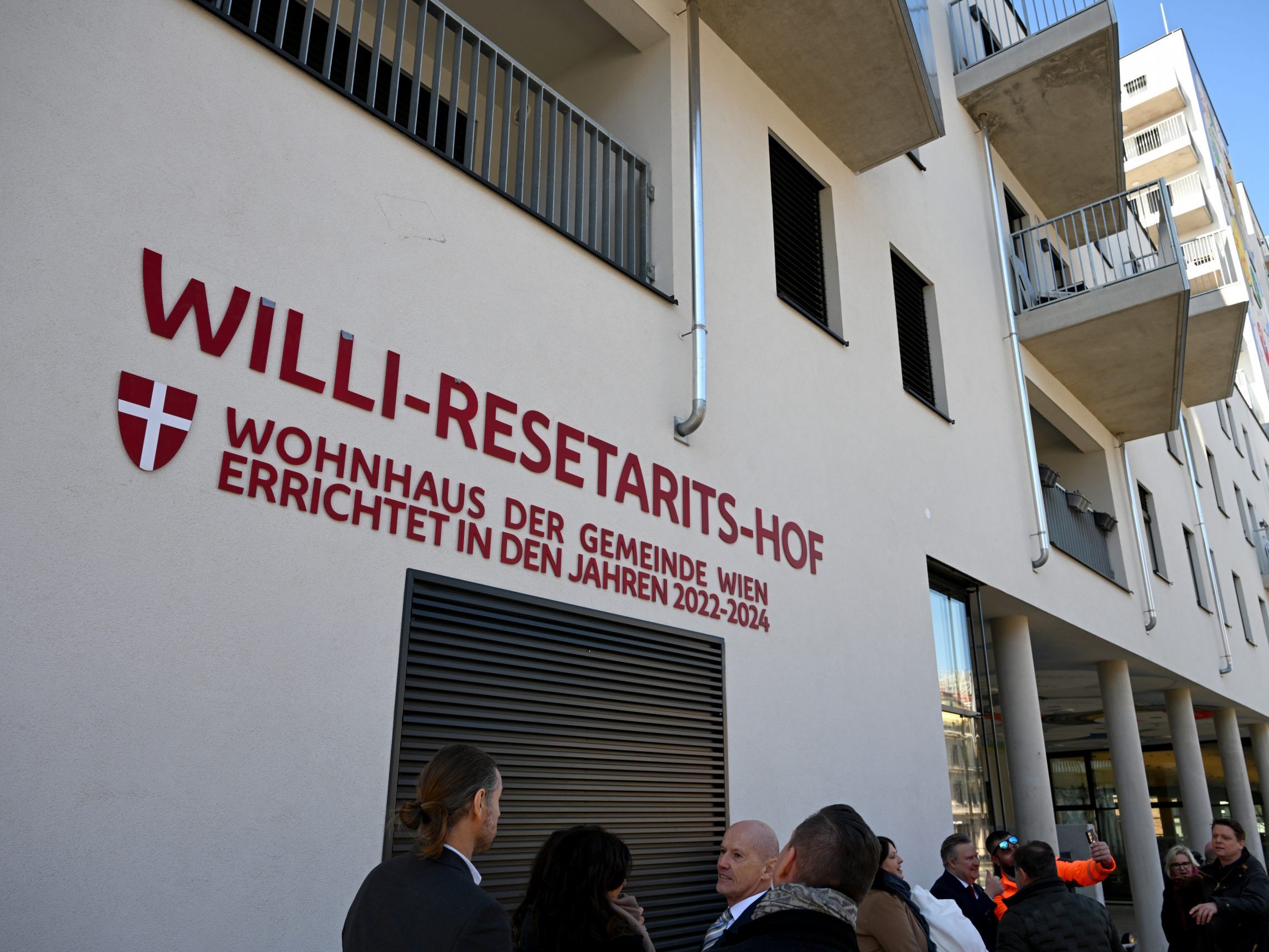 Wien hat nun seinen Willi-Resetarits-Gemeindebau.