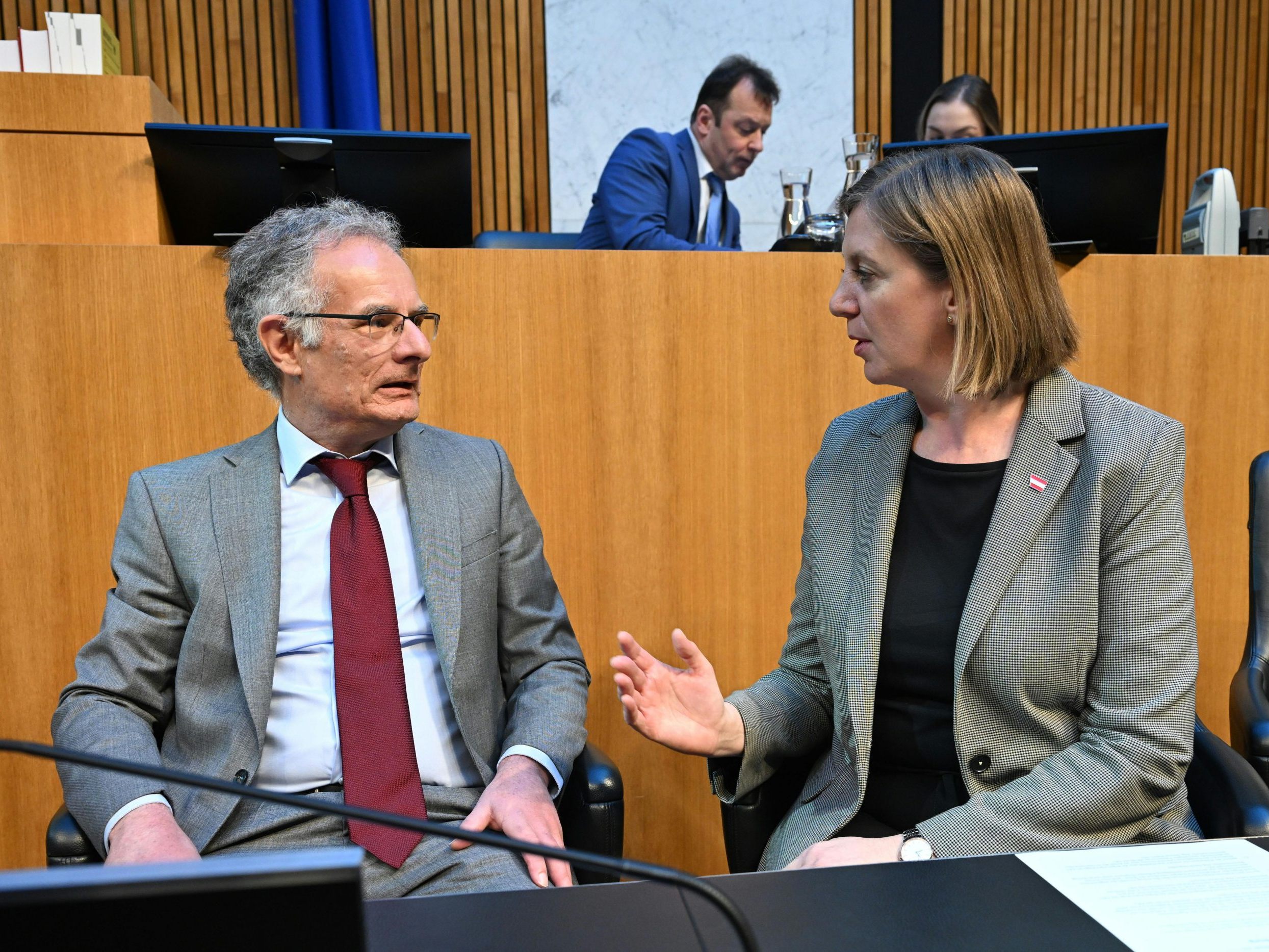 Finanzminister Markus Marterbauer (SPÖ) und ÖVP-Staatssekretärin Barbara Eibinger-Miedl.
