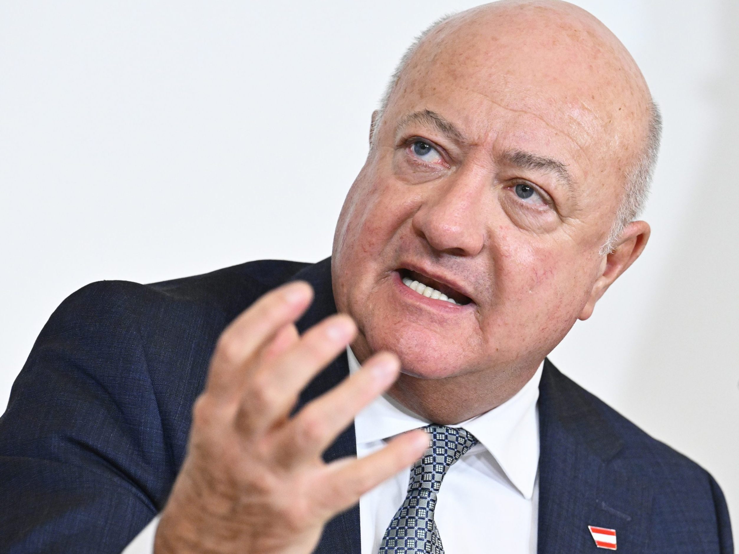 Bundeskanzler Stocker begrüßt die Vorschläge zur EU-Verteidigung. Bundeskanzler Stocker begrüßt die Vorschläge zur EU-Verteidigung.