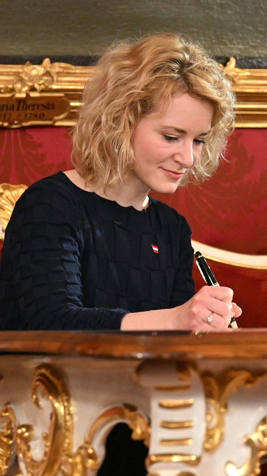 Frauenorganisationen fordern klare Maßnahmen für Gleichstellung, bessere Bezahlung und mehr Kinderbetreuung.