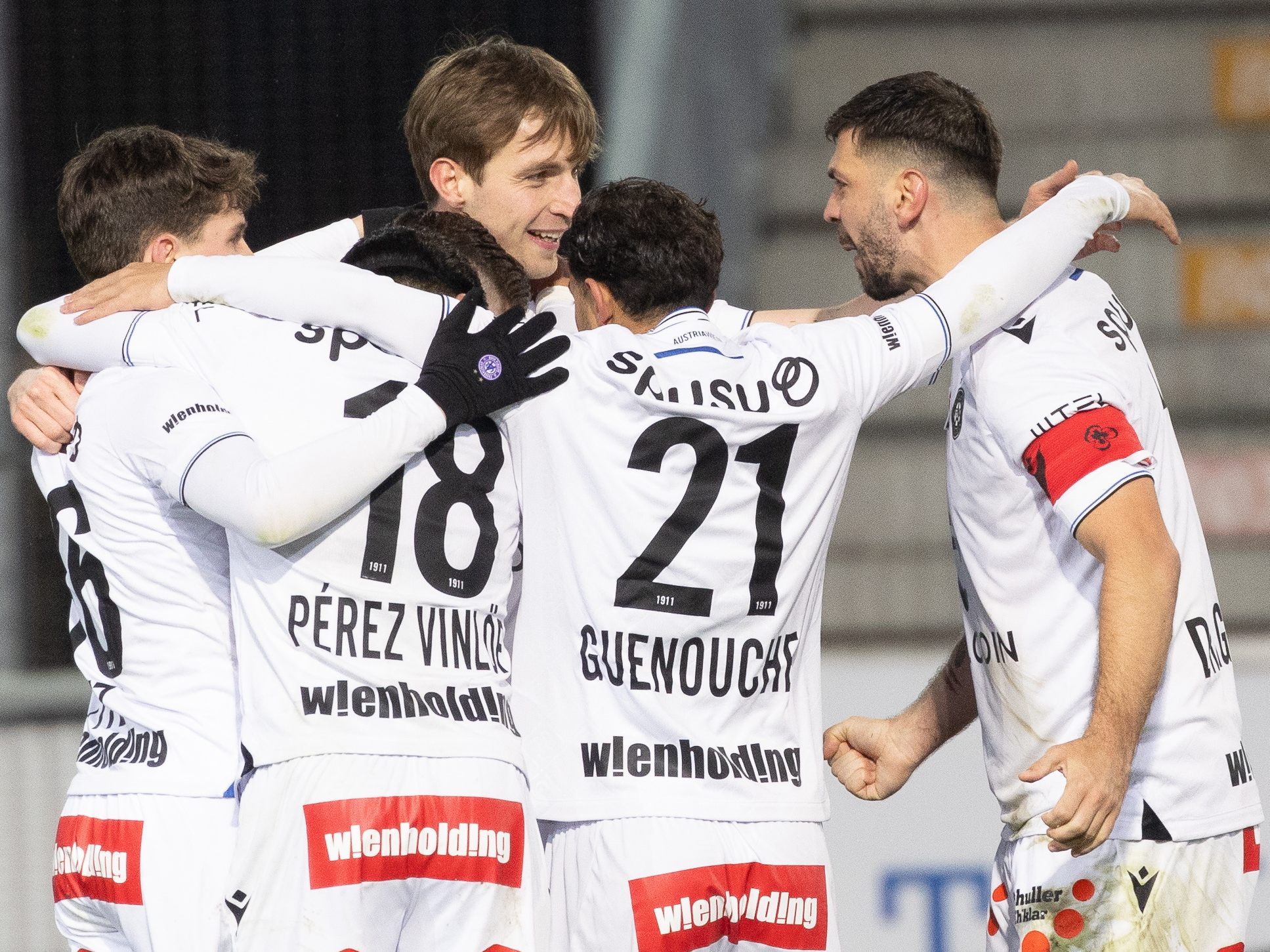 Die Wiener Austria träumt vom Meistertitel. Die Wiener Austria träumt vom Meistertitel.