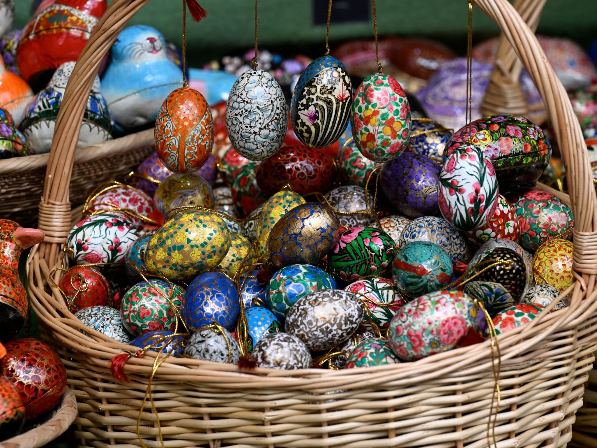 Buntes Treiben am Ostermarkt auf Schloss Hof. Buntes Treiben am Ostermarkt auf Schloss Hof.
