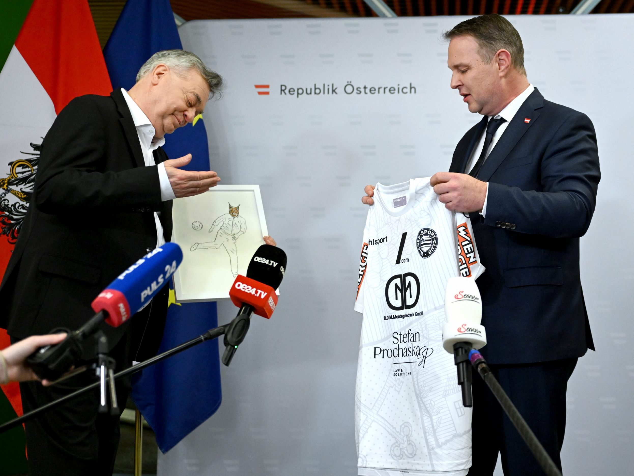 Der Reigen der Amtsübergaben hat begonnen. Der Reigen der Amtsübergaben hat begonnen.
