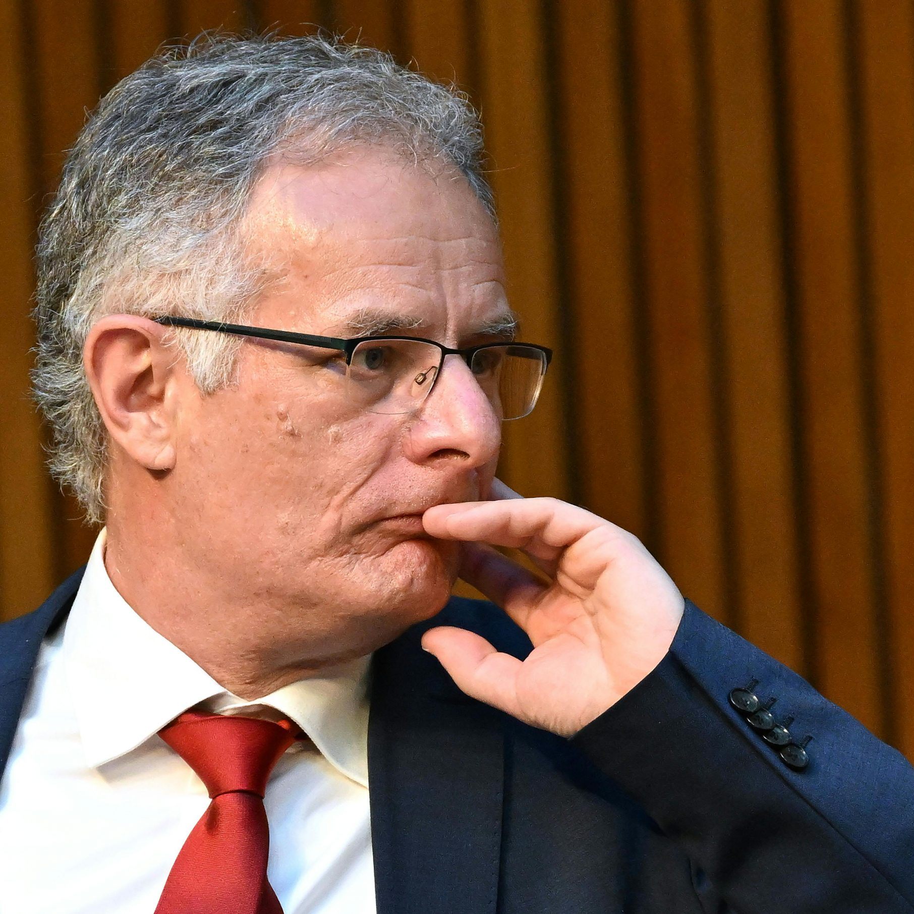 Auch Finanzminister Marterbauer erwartet ein negatives Wirtschaftswachstum.