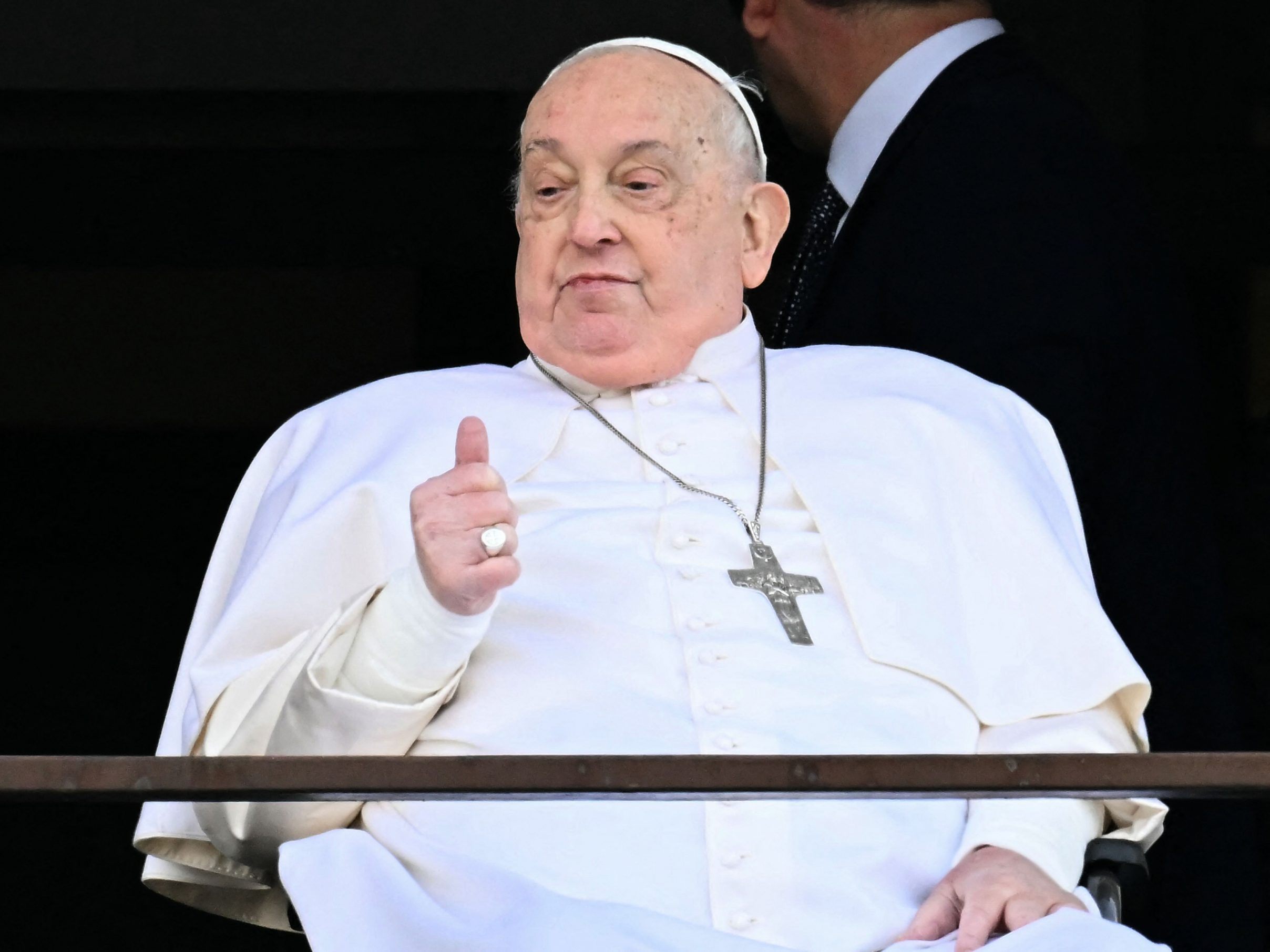 Die zwei Krisen während der Spitalsbehandlung waren für den Papst lebensbedrohlich. Die zwei Krisen während der Spitalsbehandlung waren für den Papst lebensbedrohlich.