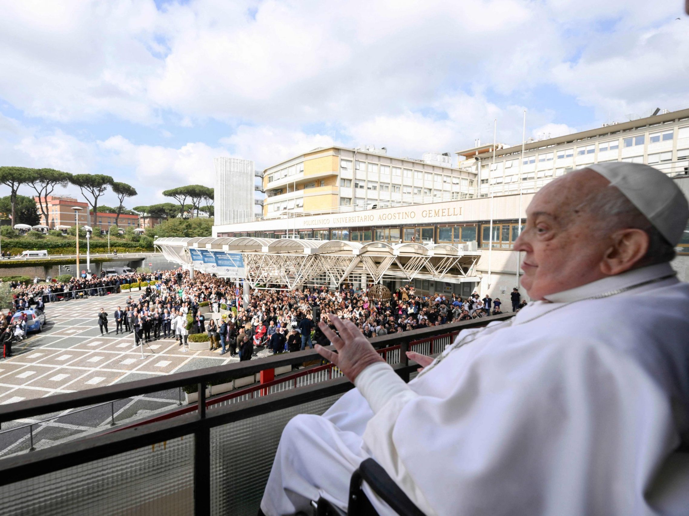 Ob Papst Franziskus den Ostersegen spenden wird, ist noch ungewiss. Ob Papst Franziskus den Ostersegen spenden wird, ist noch ungewiss.