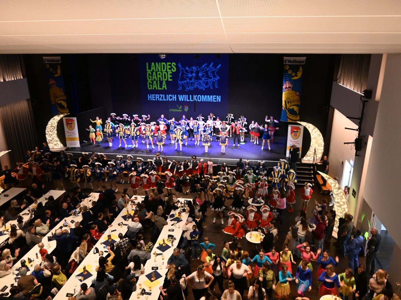 Die Garde- und Showtänze der Vorarlberger Gardegruppen sorgten für Begeisterung im Saal. Die Garde- und Showtänze der Vorarlberger Gardegruppen sorgten für Begeisterung im Saal.