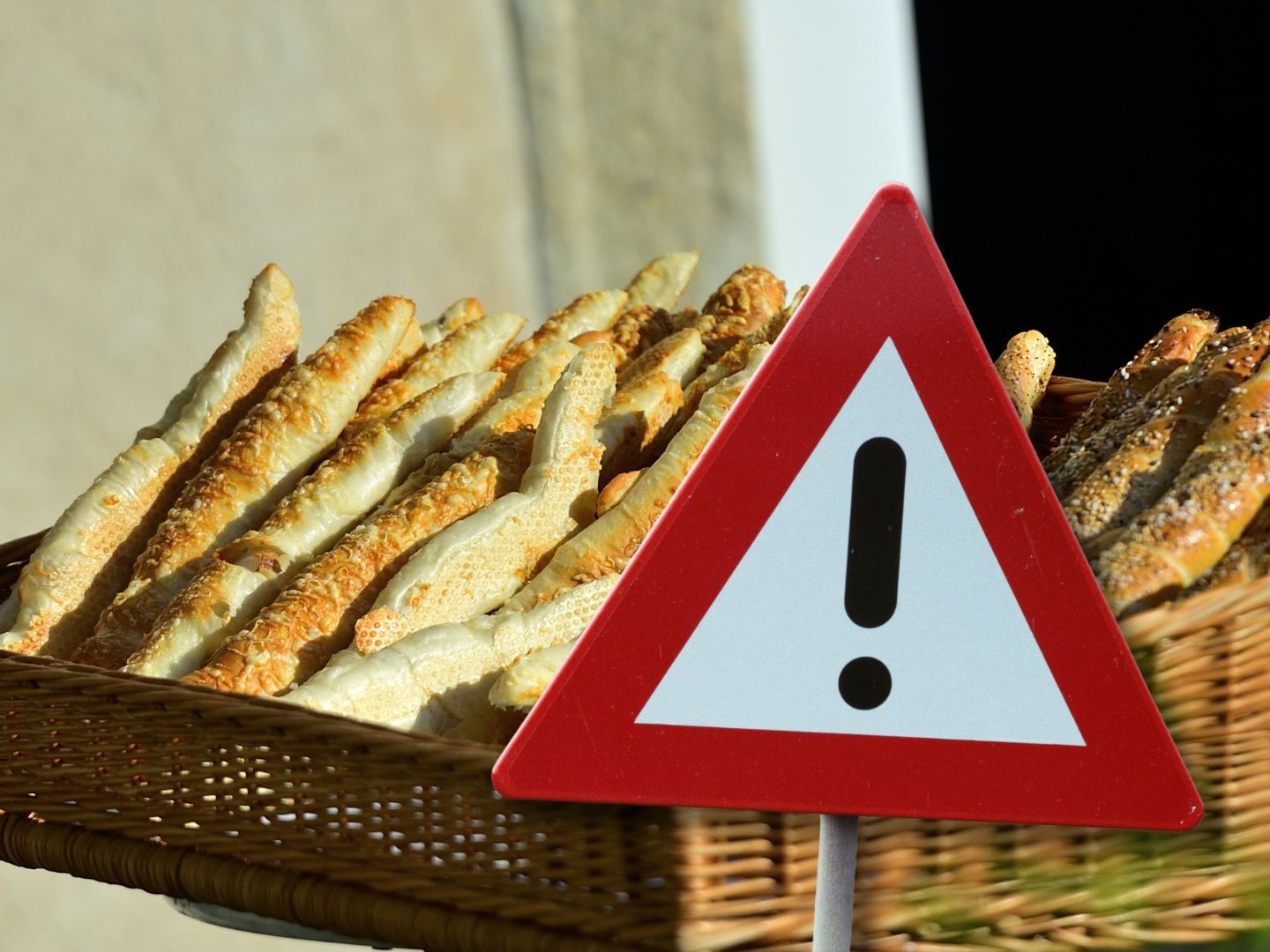 Für Menschen ohne Milchallergie sind die Salzstangerl vollkommen unbedenklich. Für Menschen ohne Milchallergie sind die Salzstangerl vollkommen unbedenklich.