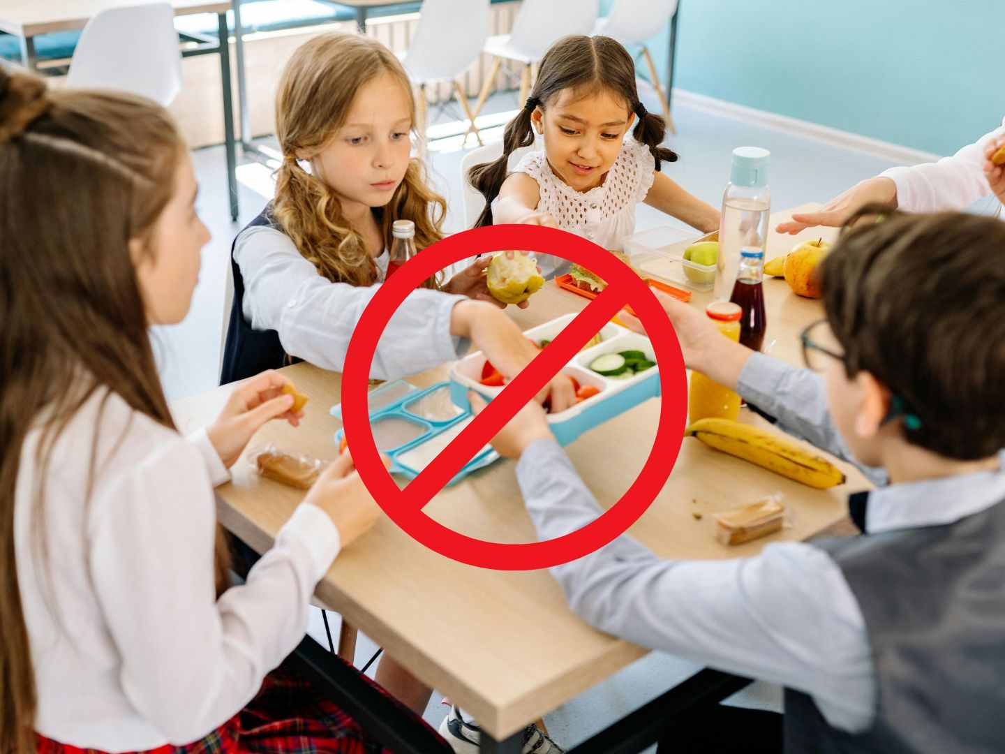 Für Kinder unter 12 wird es von Experten auf keinen Fall empfohlen, den ganzen Tag zu fasten. Für Kinder unter 12 wird es von Experten auf keinen Fall empfohlen, den ganzen Tag zu fasten.