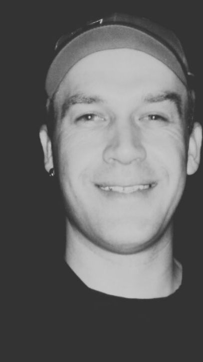 Roman Schuchter aka DJ Bomba ist überraschend verstorben.